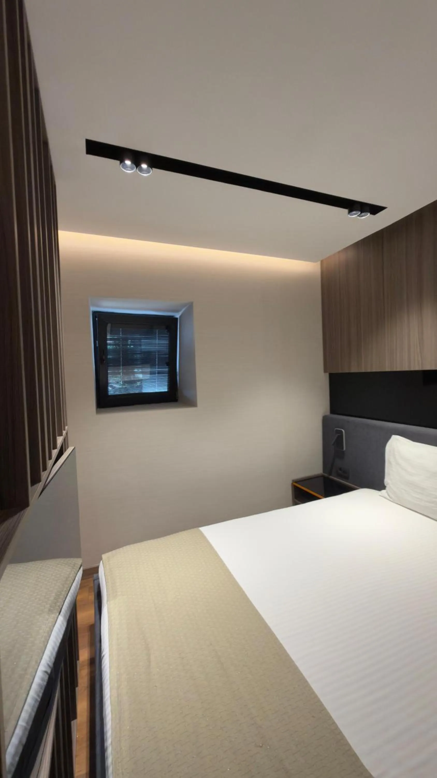 Bedroom, Bed in Nish Palace Beşiktaş