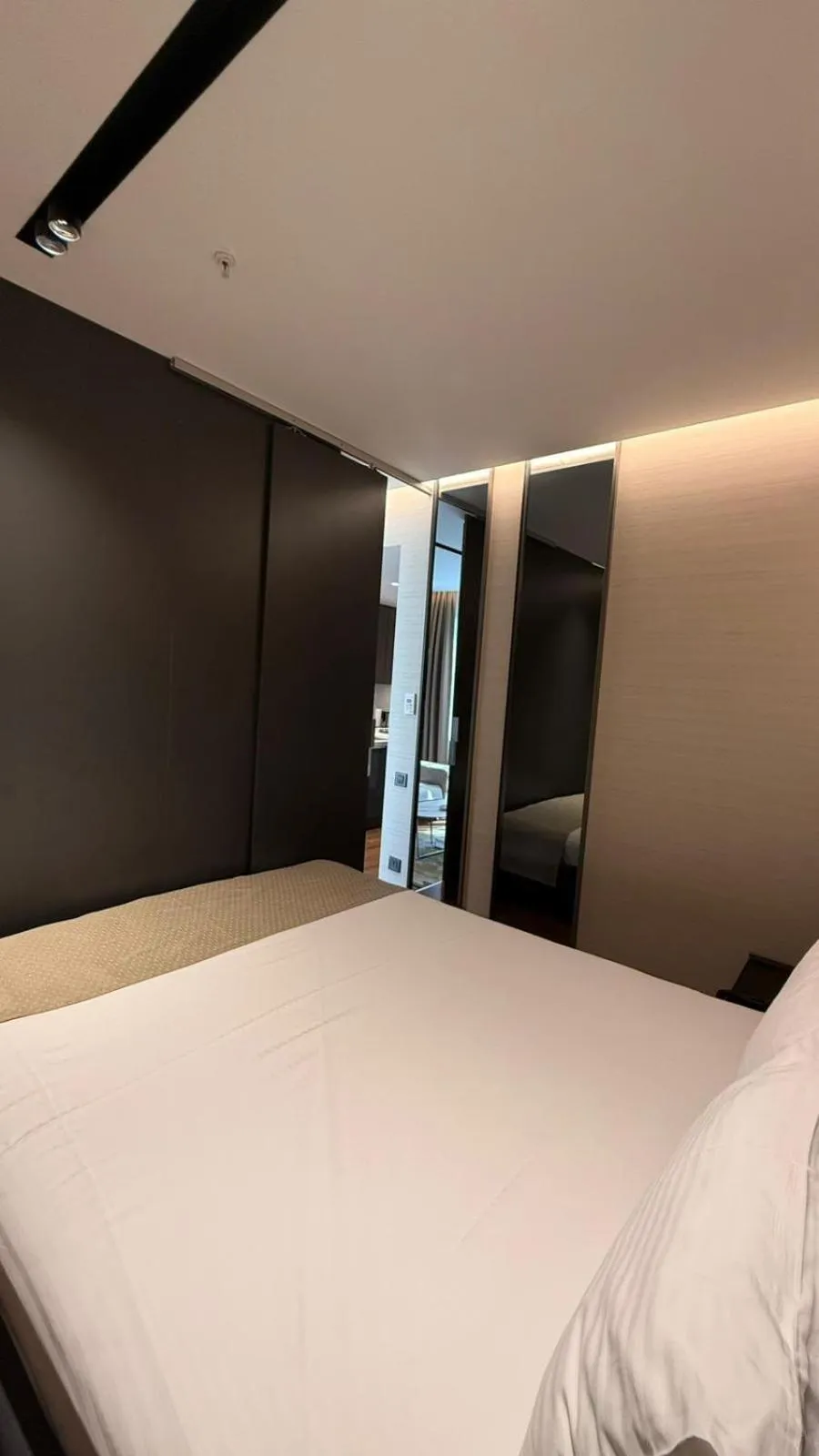 Photo of the whole room, Bed in Nish Palace Beşiktaş