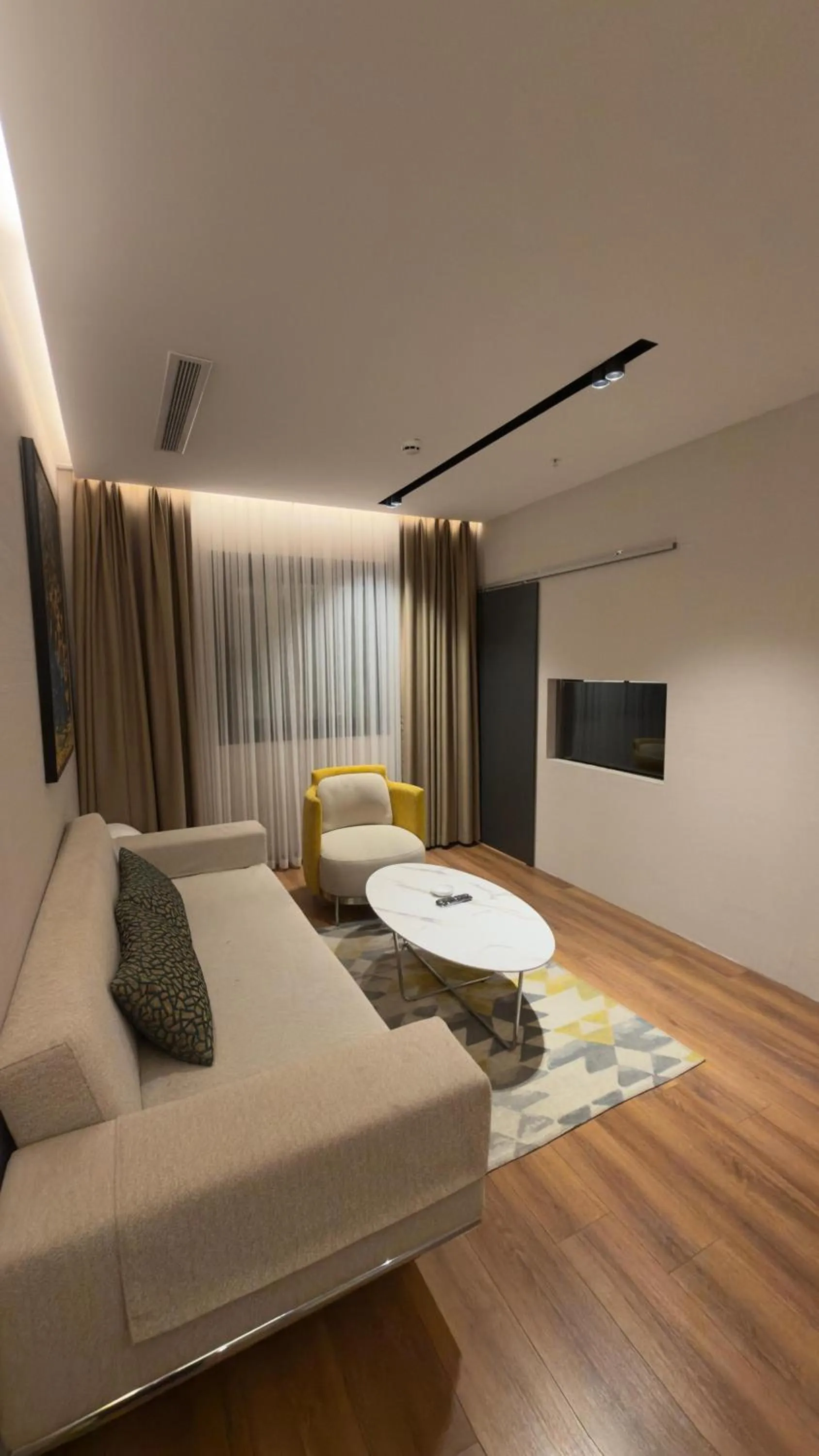 Photo of the whole room, Bed in Nish Palace Beşiktaş