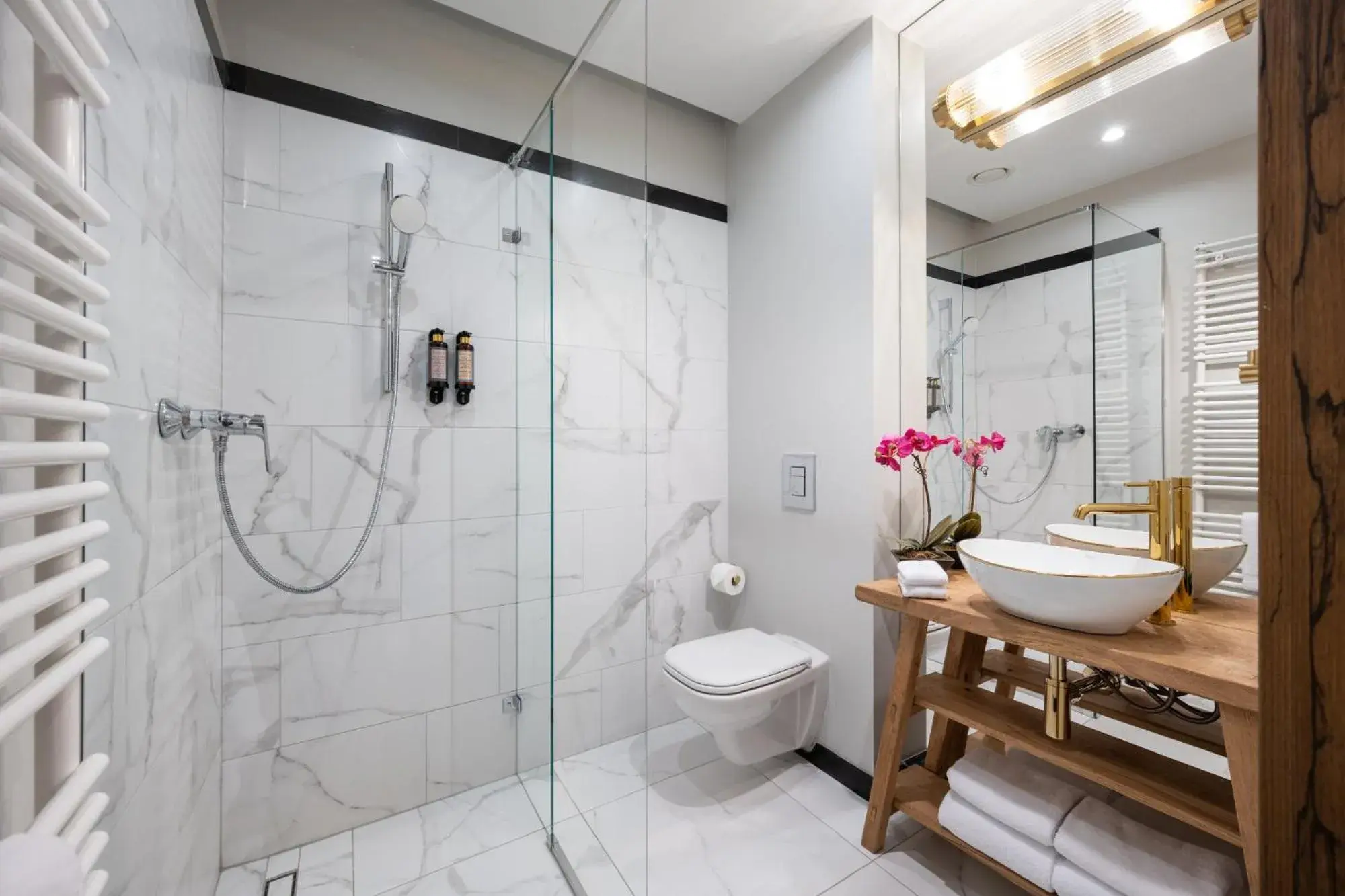 Shower in Sava Boutique Hotel Shower in Sava Boutique Hotel