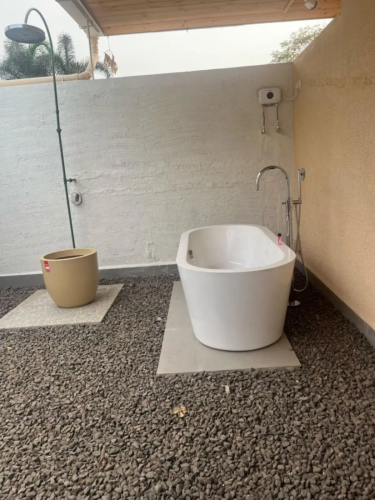 King Room - single occupancy in The Riverstone Agro Farm King Room - single occupancy in The Riverstone Agro Farm