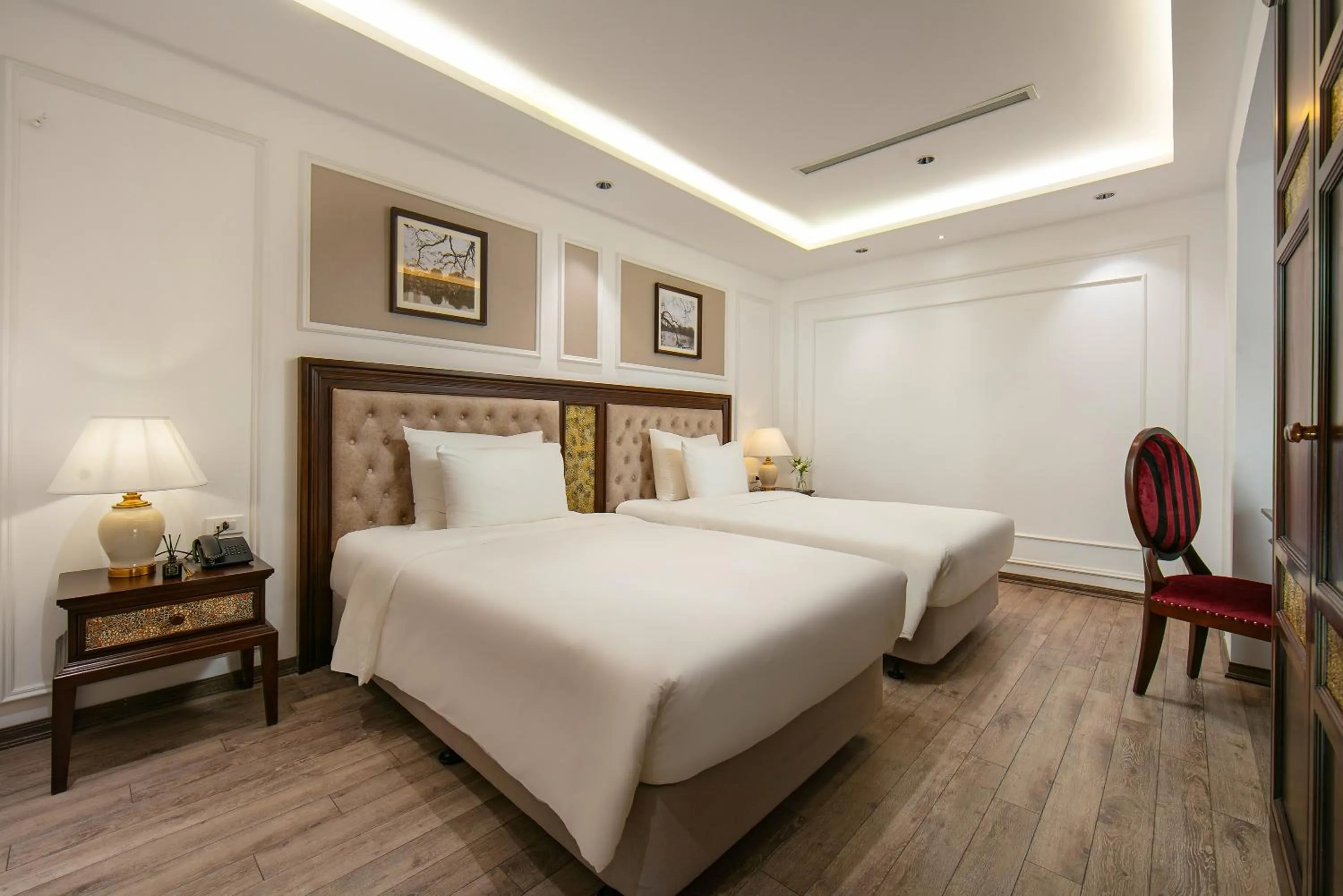 Bedroom, Bed in Gloud Hotel