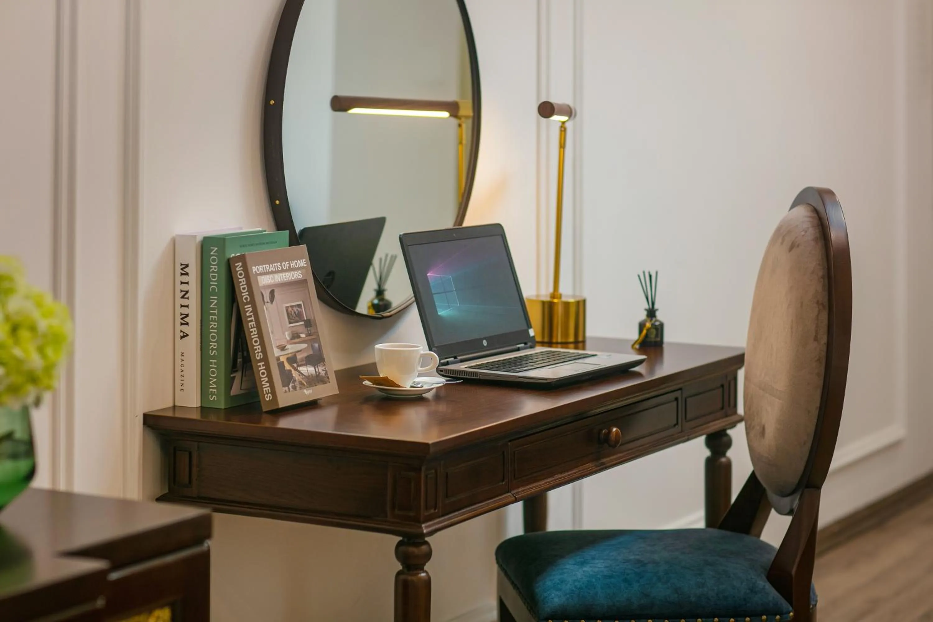 hair dresser in Gloud Hotel