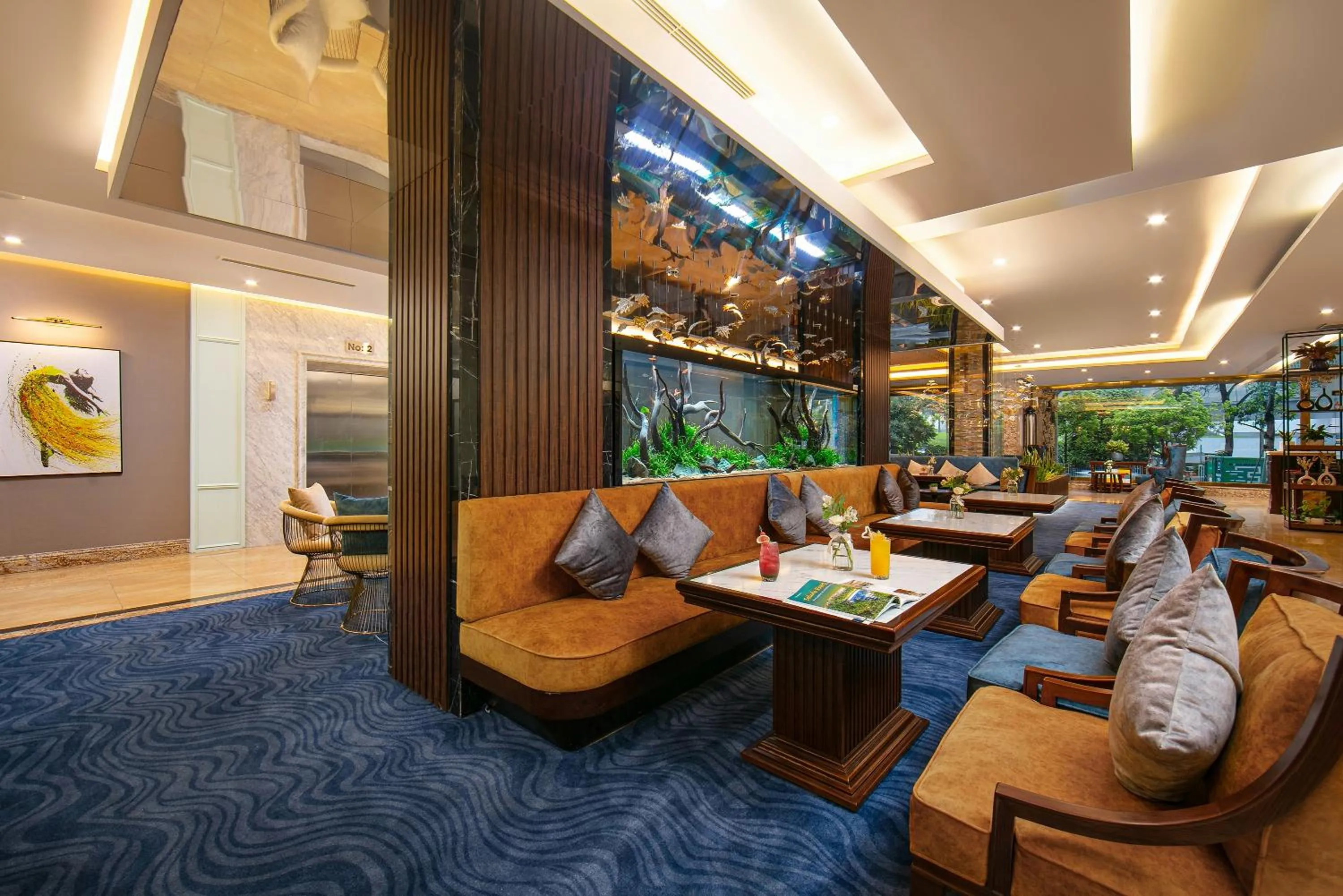 Restaurant/places to eat in Gloud Hotel