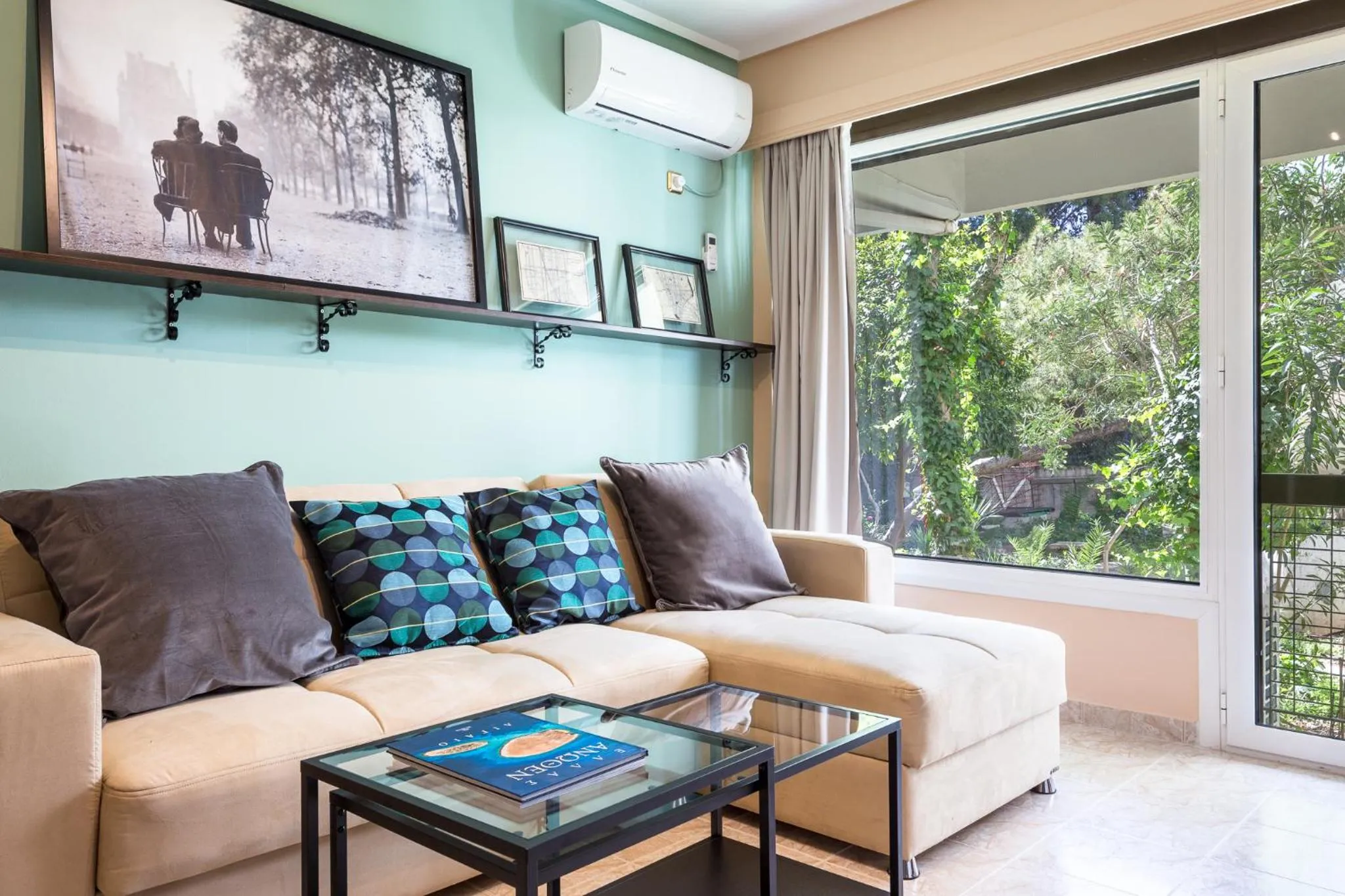 Glyfada 2 bedrooms 4 persons apartment by MPS