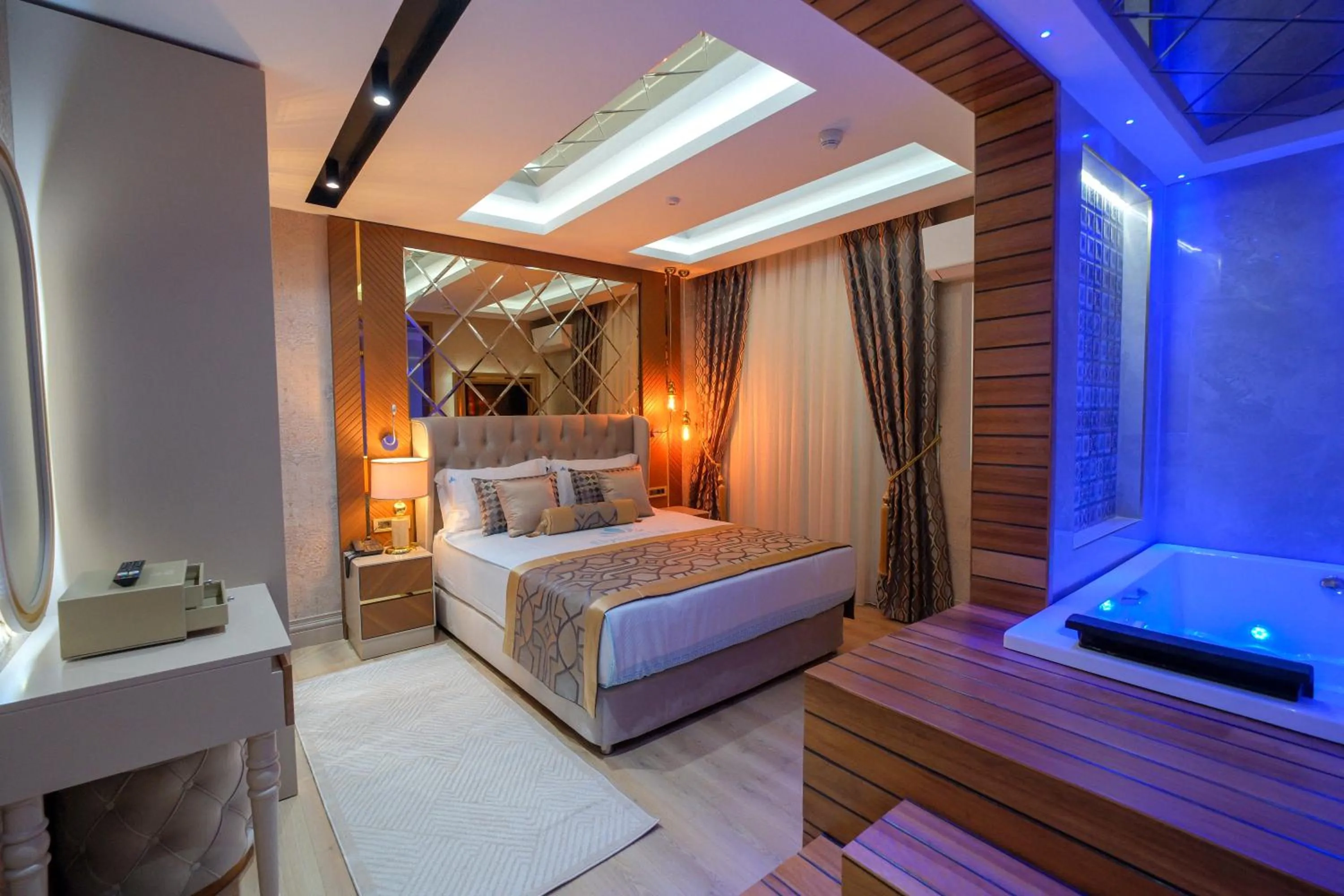 Bed in Elysium Deluxe Suites Antalya