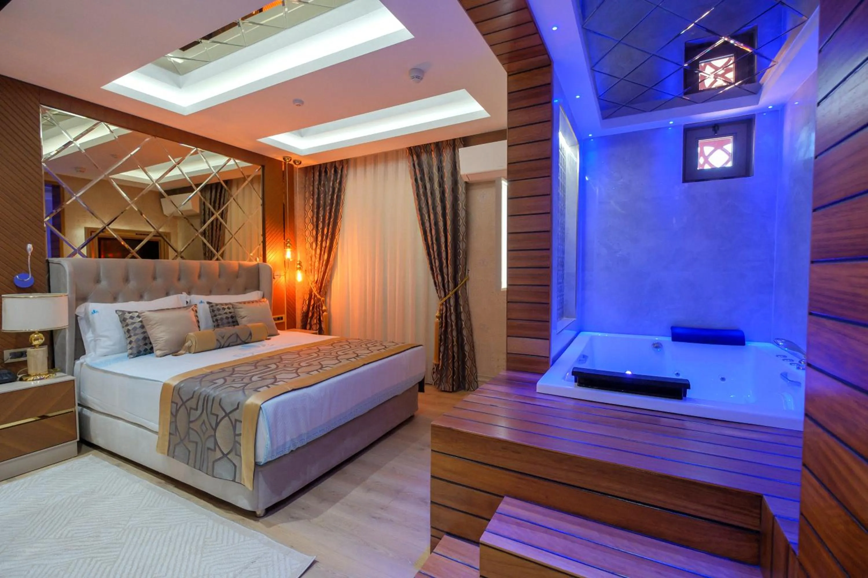 Bed in Elysium Deluxe Suites Antalya