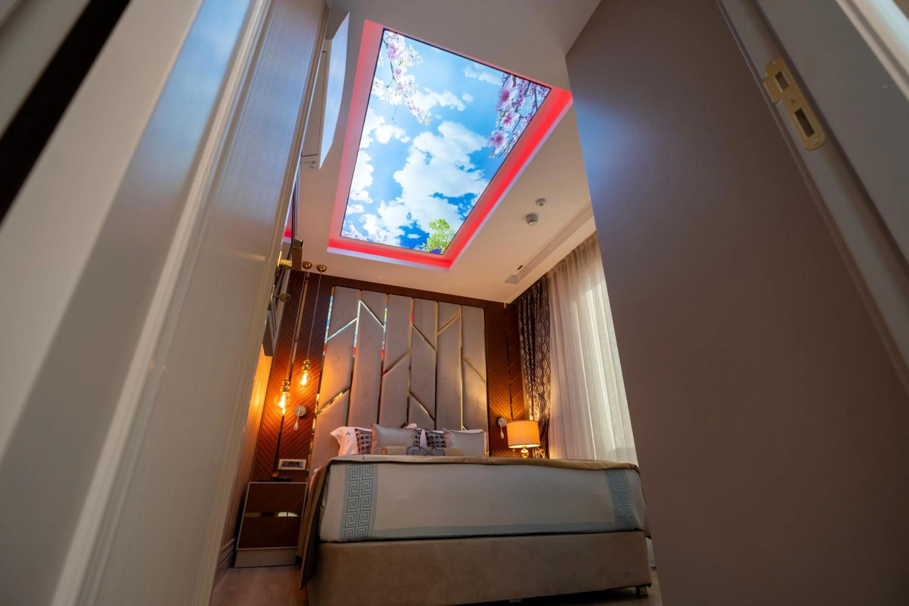 Bed in Elysium Deluxe Suites Antalya