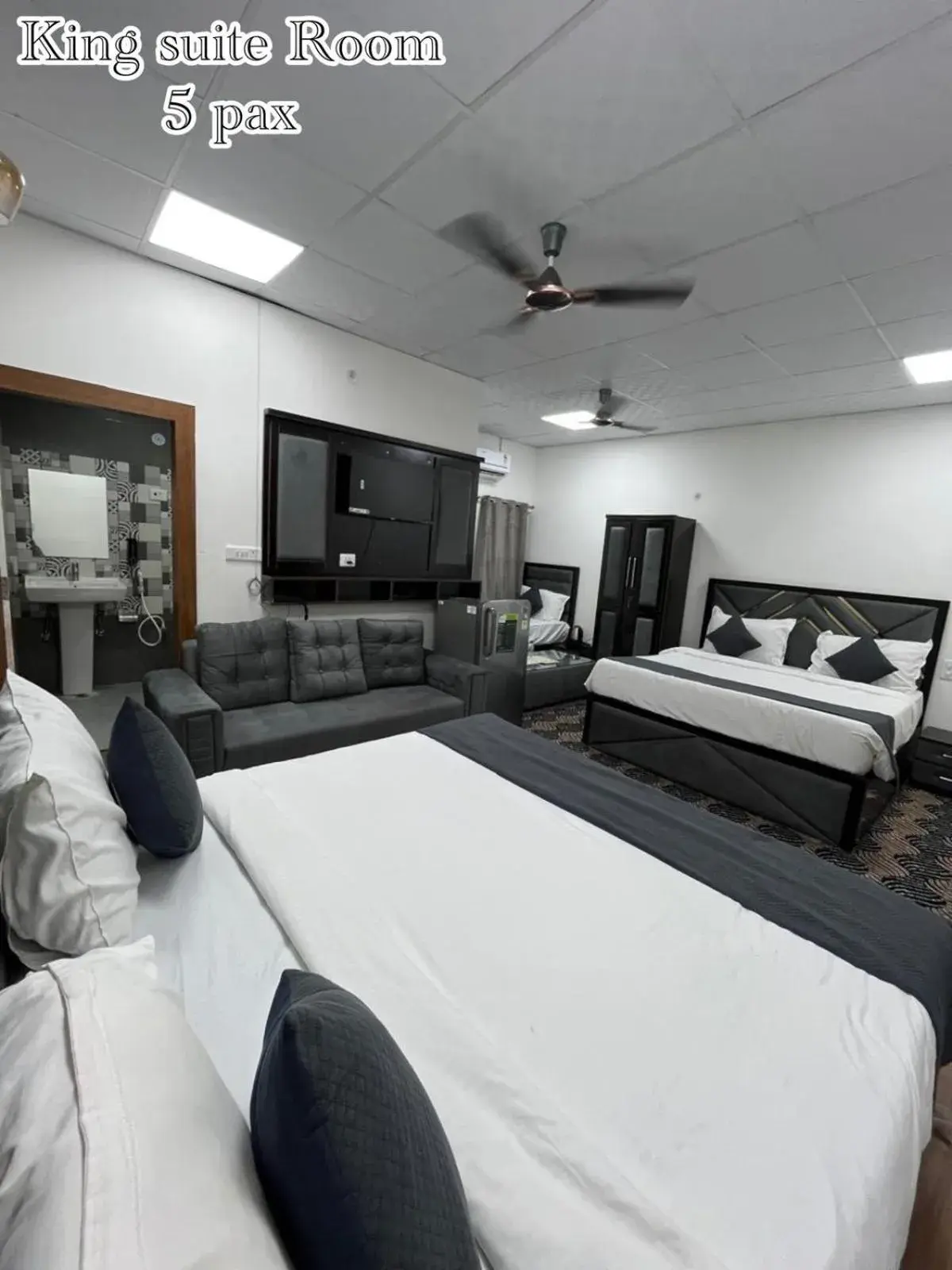 King Suite in Tulsi Garden- Near Prem Mandir Vrindavan King Suite in Tulsi Garden- Near Prem Mandir Vrindavan