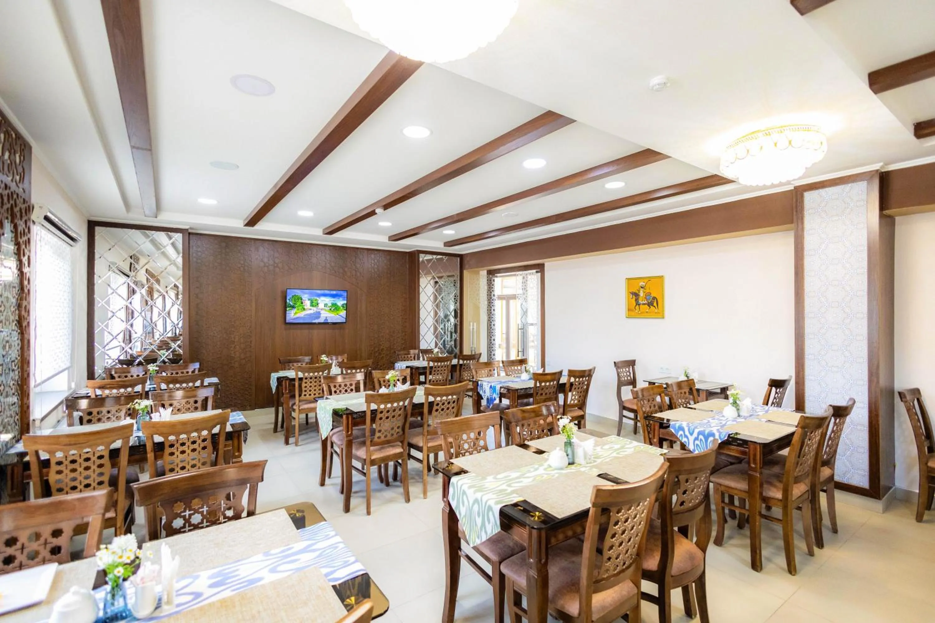 Restaurant/places to eat in Khan Hotel Samarkand