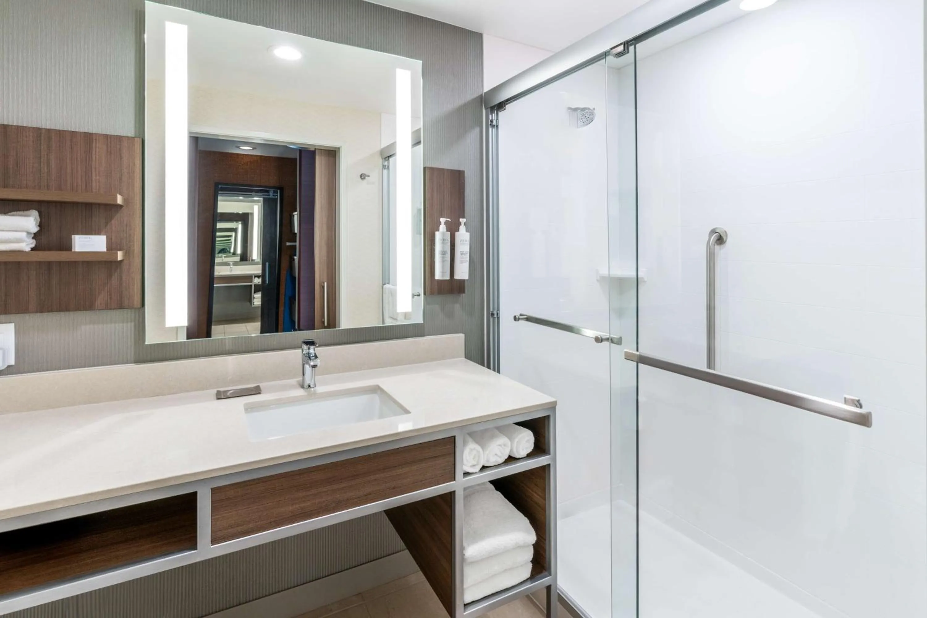 Bathroom in Hilton Garden Inn Trinidad Downtown