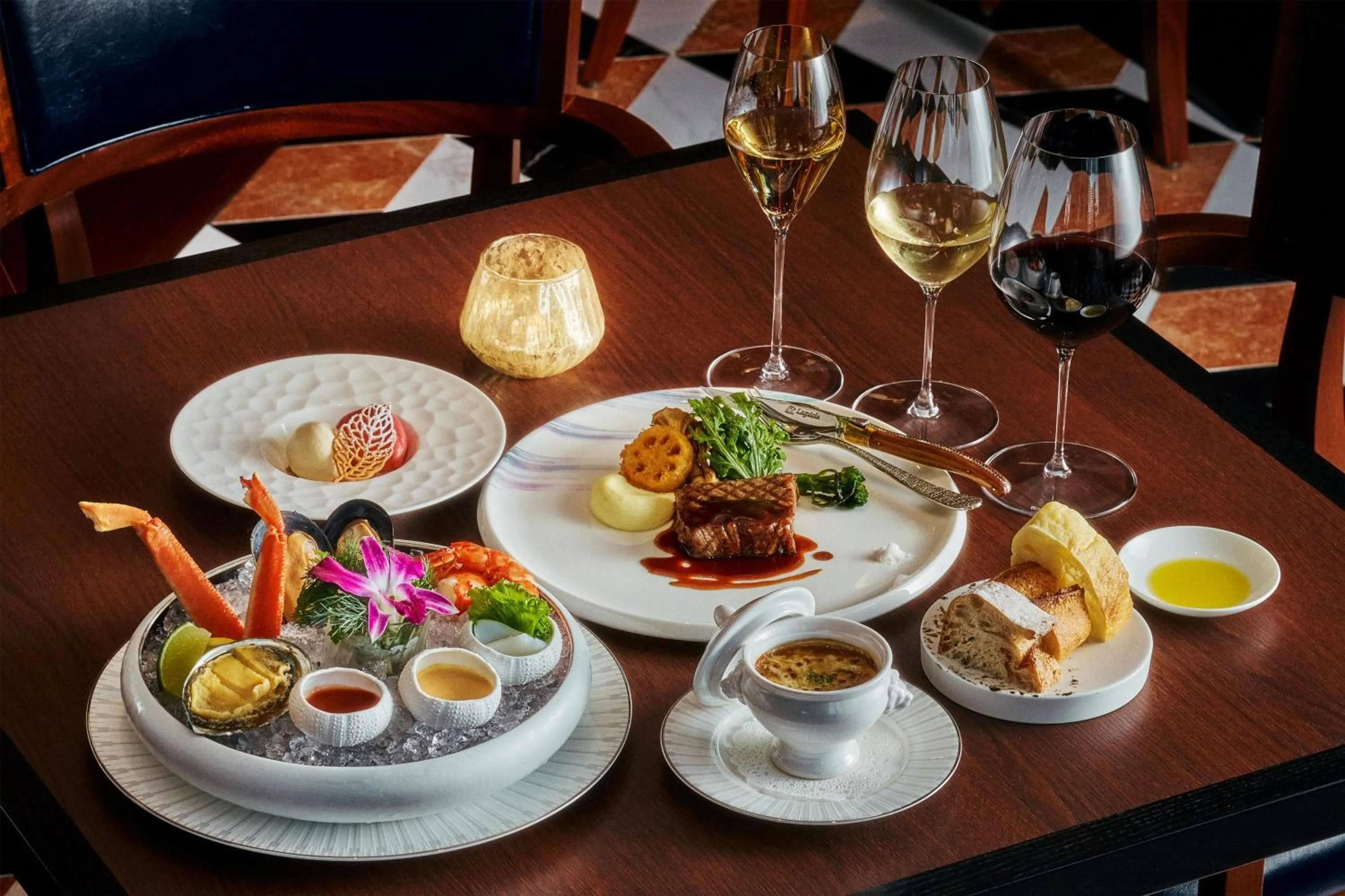 Dining area in Hilton Yokohama