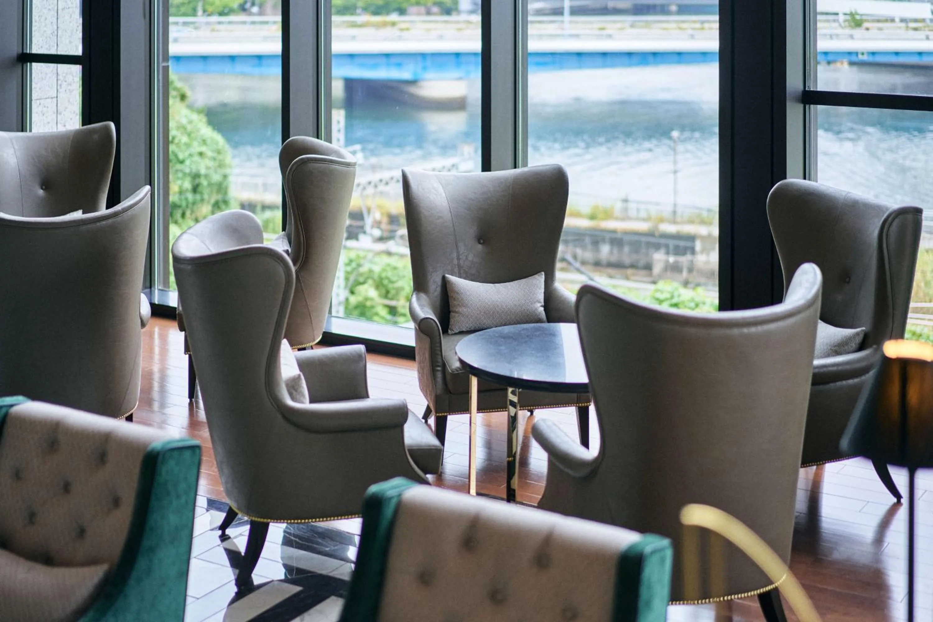 Lounge or bar in Hilton Yokohama