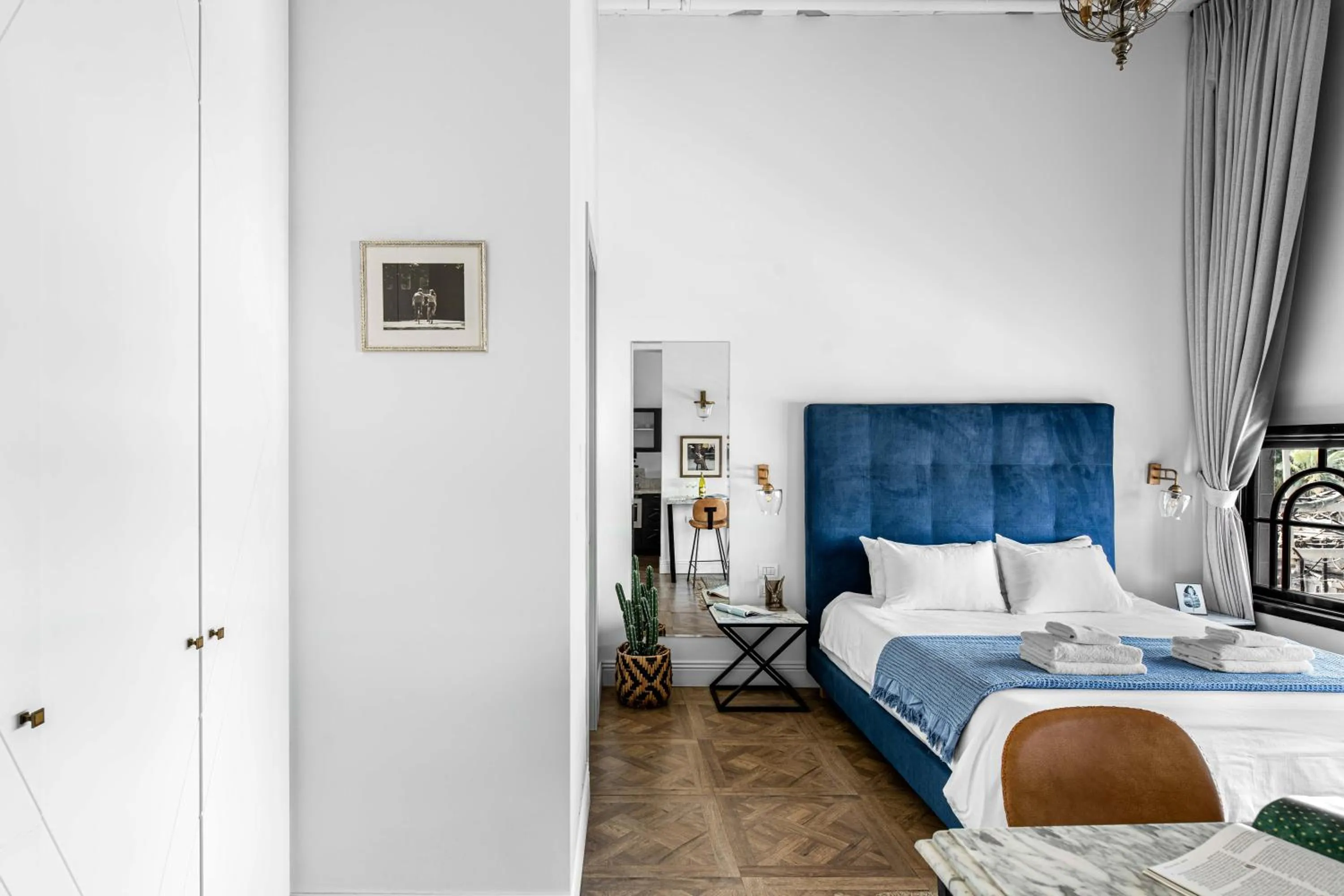 Bed in Kubler's House - By Beach Apartments TLV
