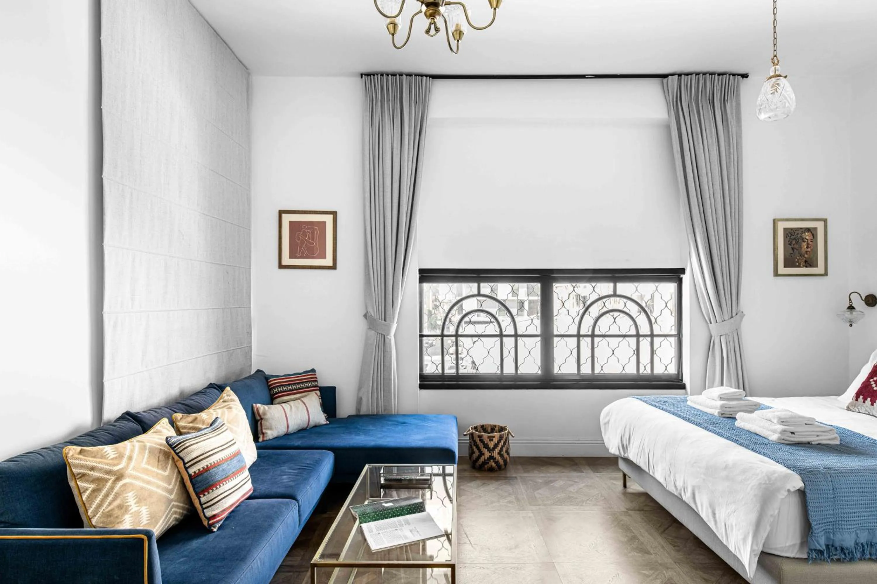Bed in Kubler's House - By Beach Apartments TLV