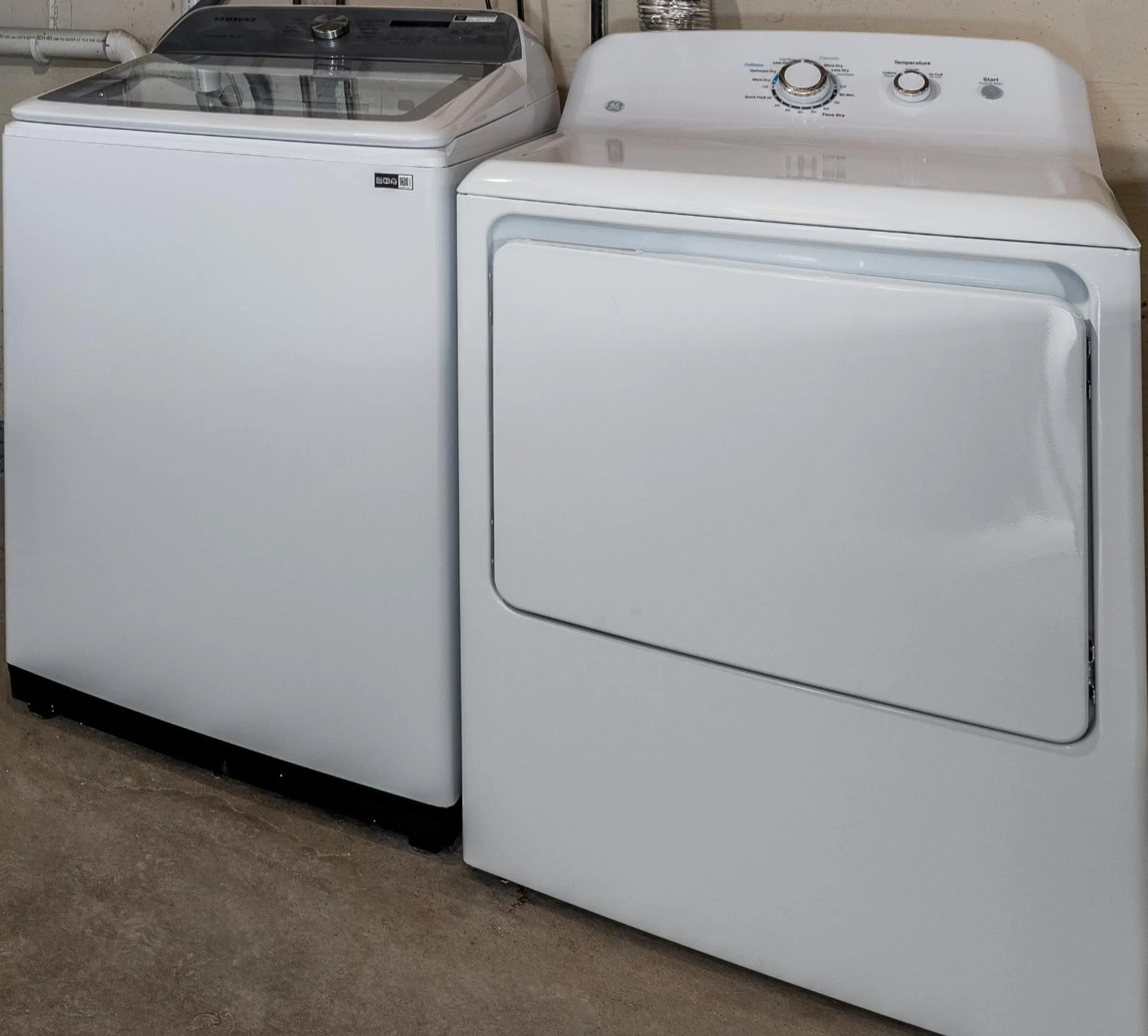 washing machine in Starved Rock & Ottawa Retreat Amazing Getaway Home