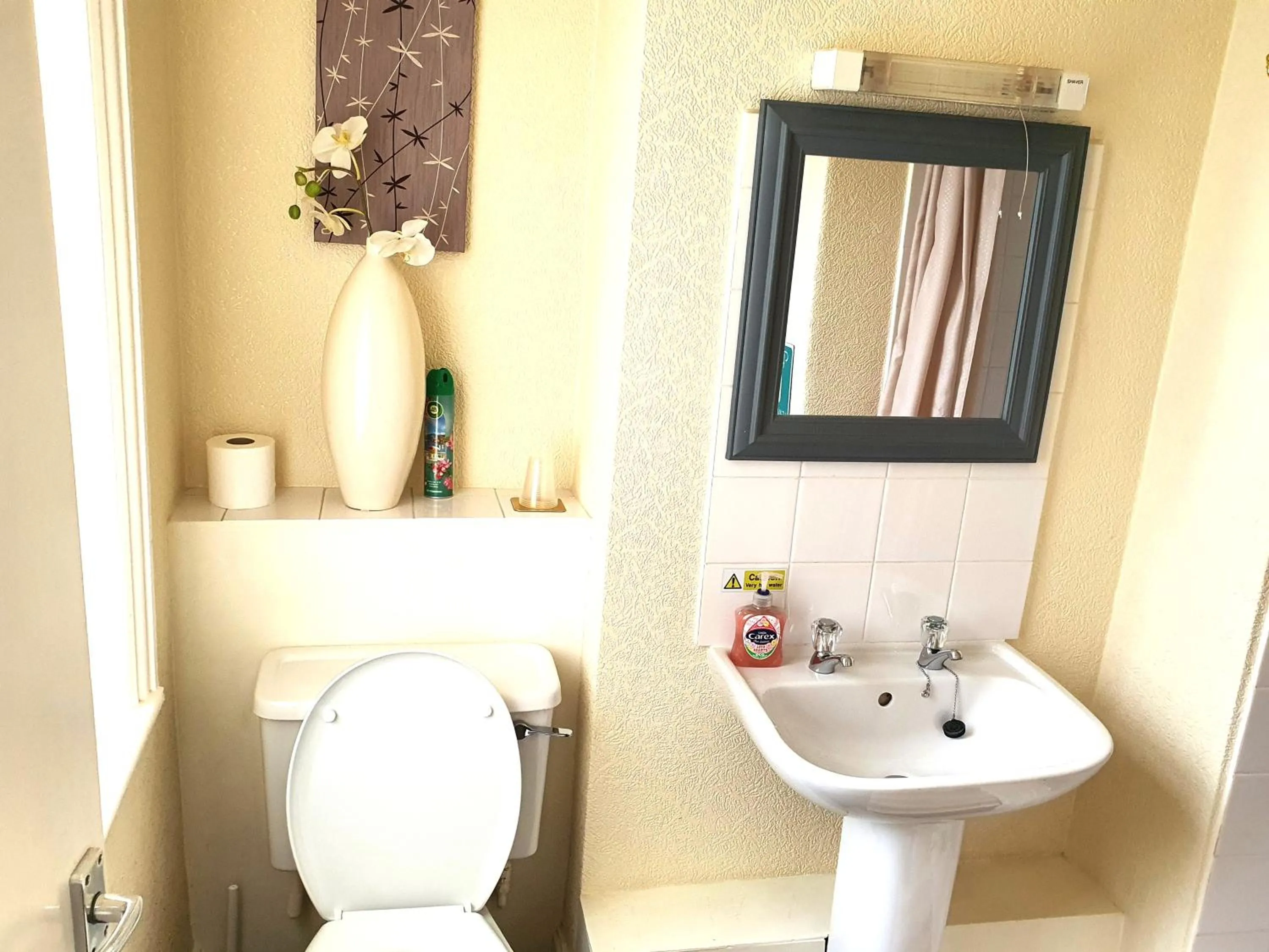 Bathroom in Windsor House Hotel