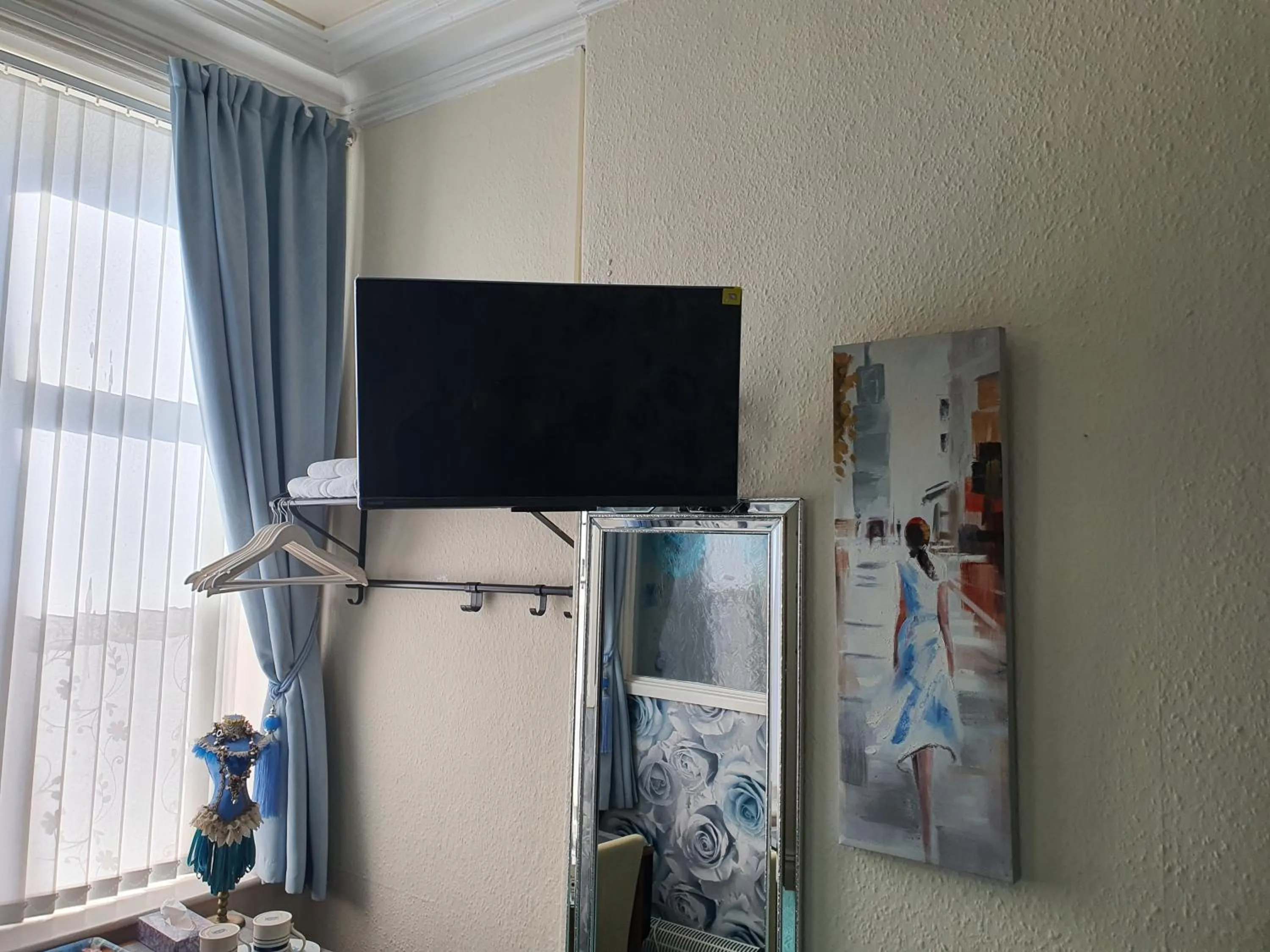 TV and multimedia in Windsor House Hotel