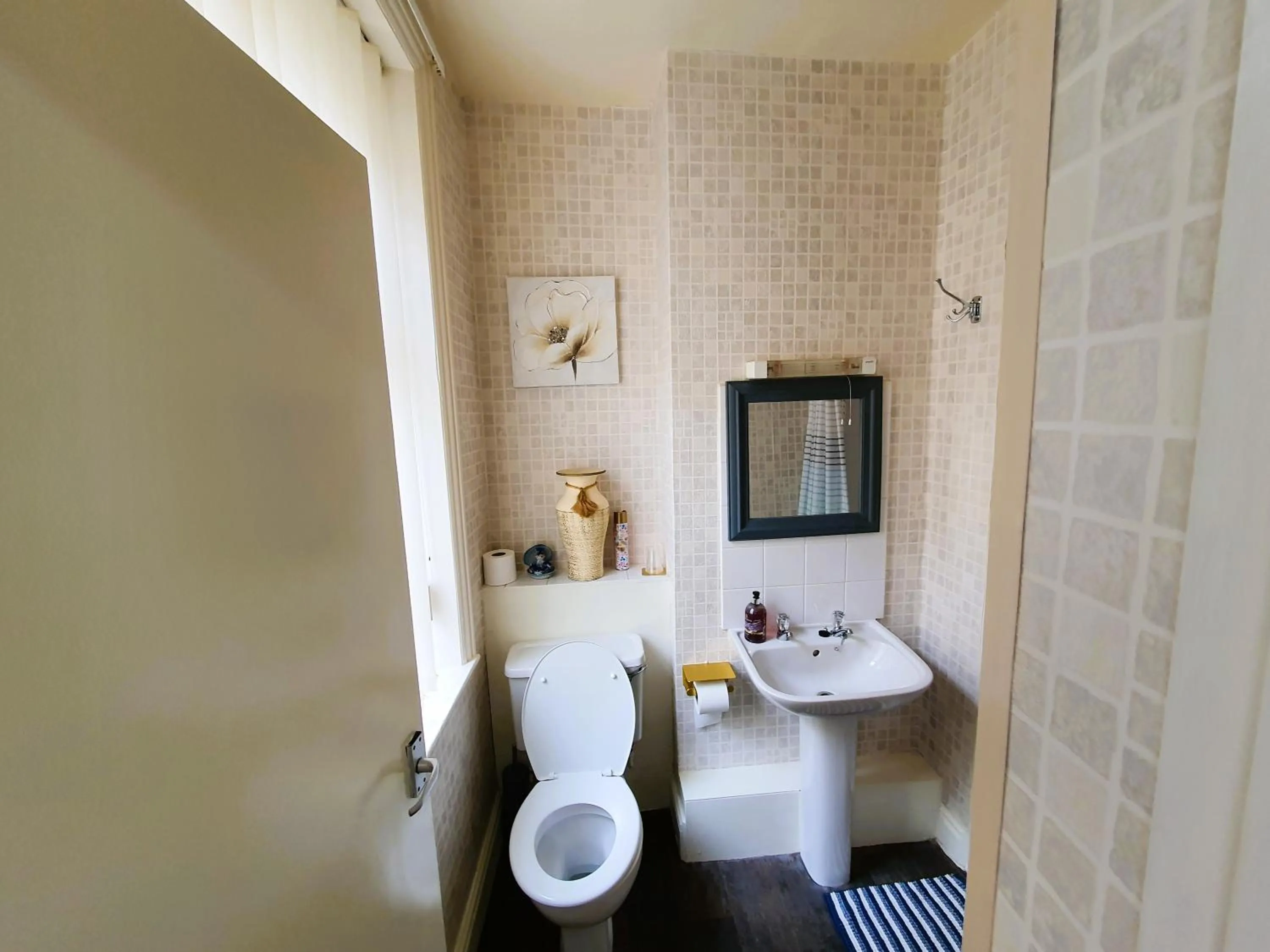 Bathroom in Windsor House Hotel