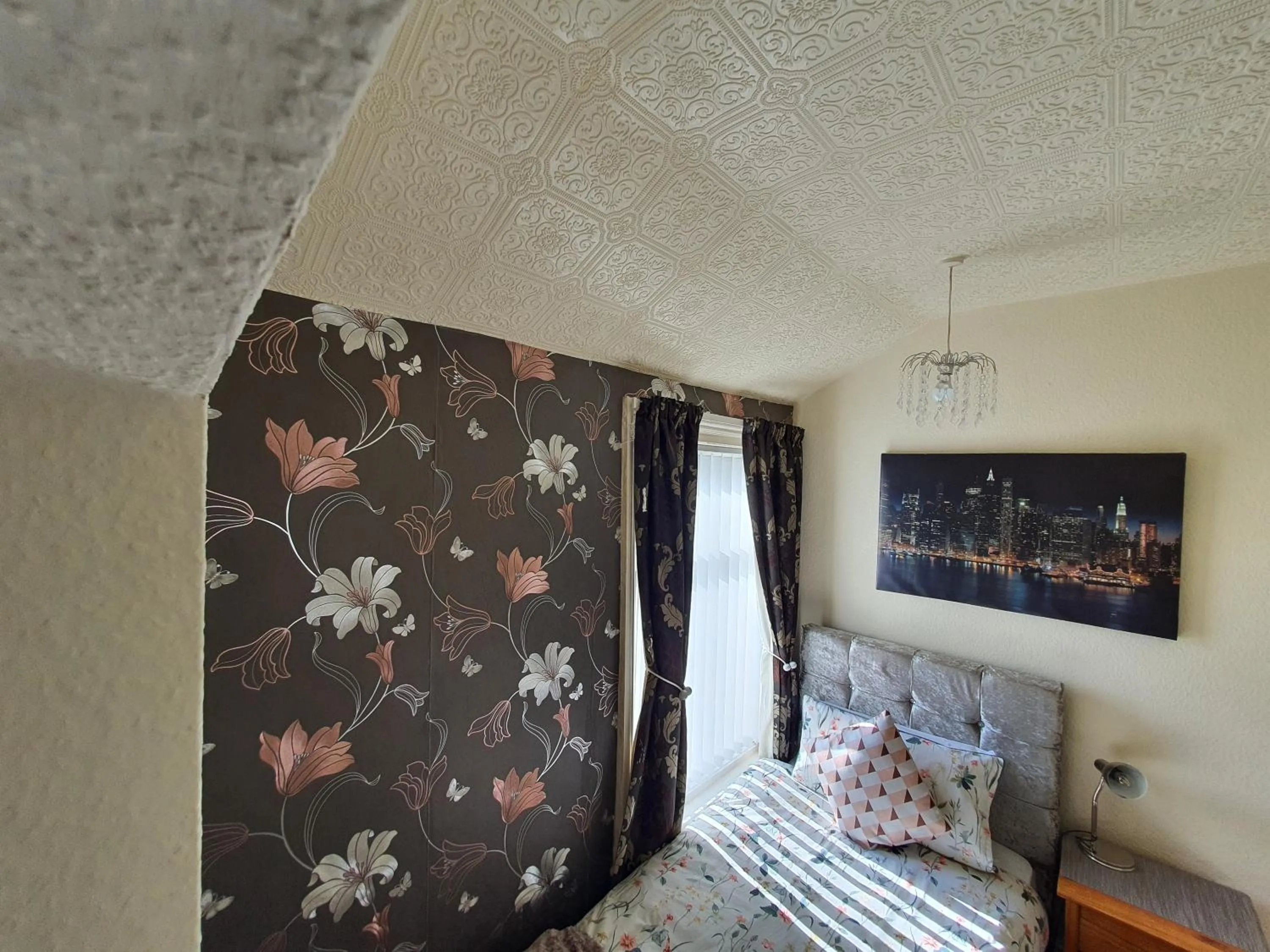 Bedroom, Bed in Windsor House Hotel