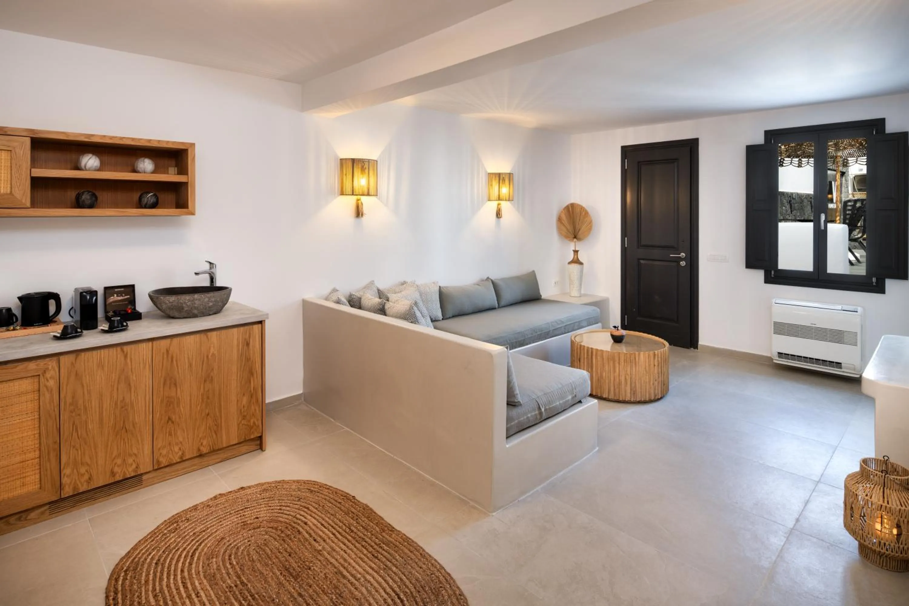 Living room in Venus Sunrise Suites & Villas