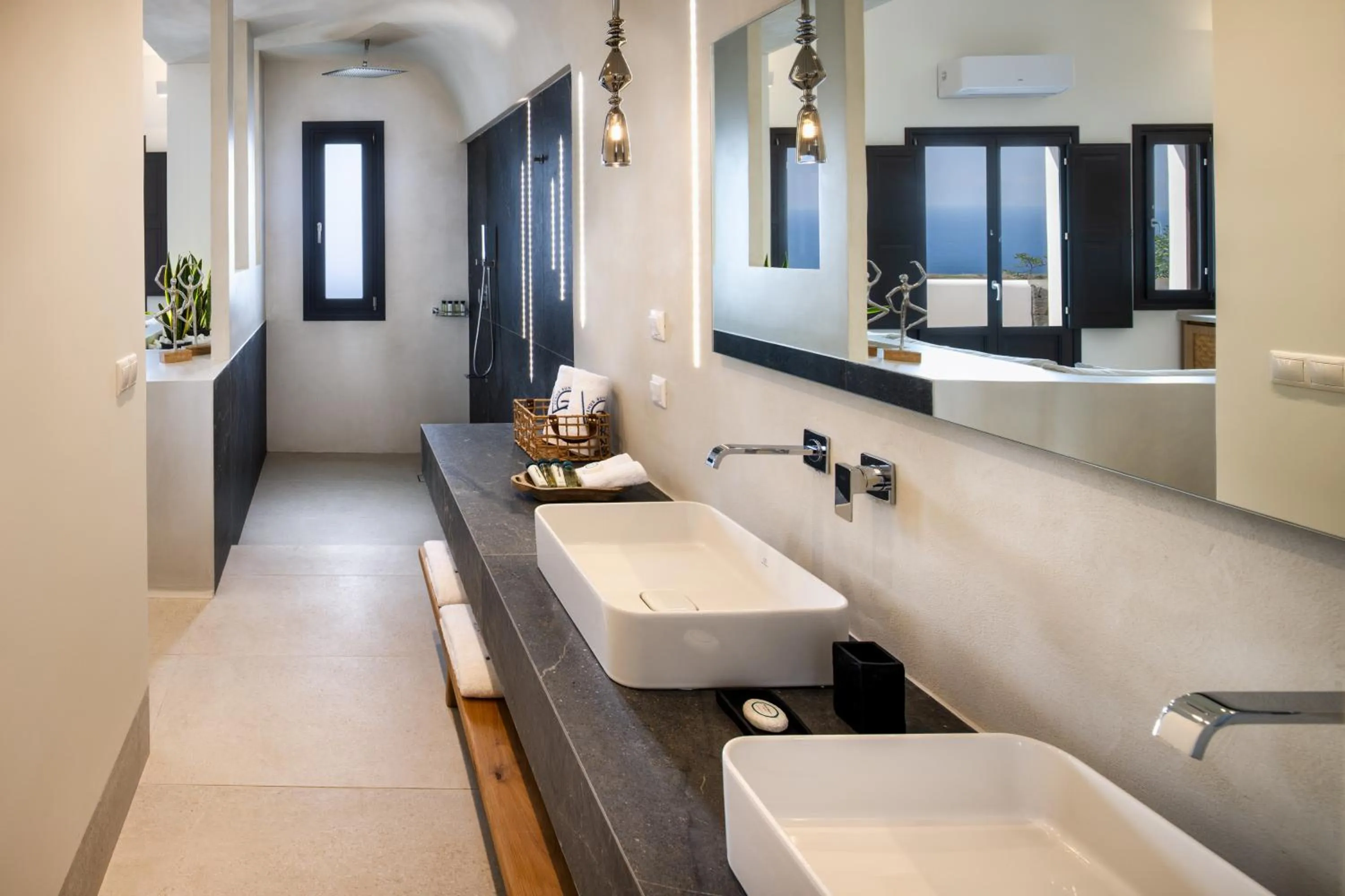 Shower in Venus Sunrise Suites & Villas