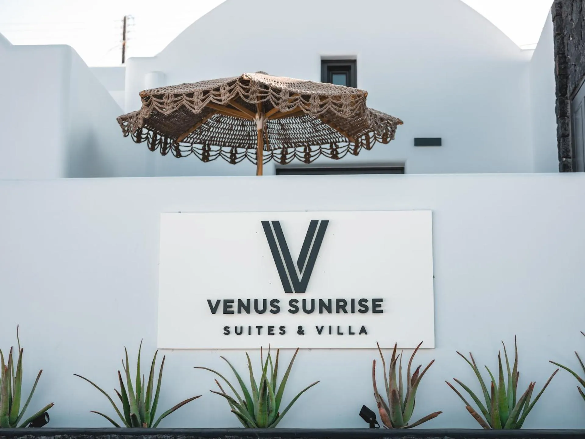 Facade/entrance in Venus Sunrise Suites & Villas