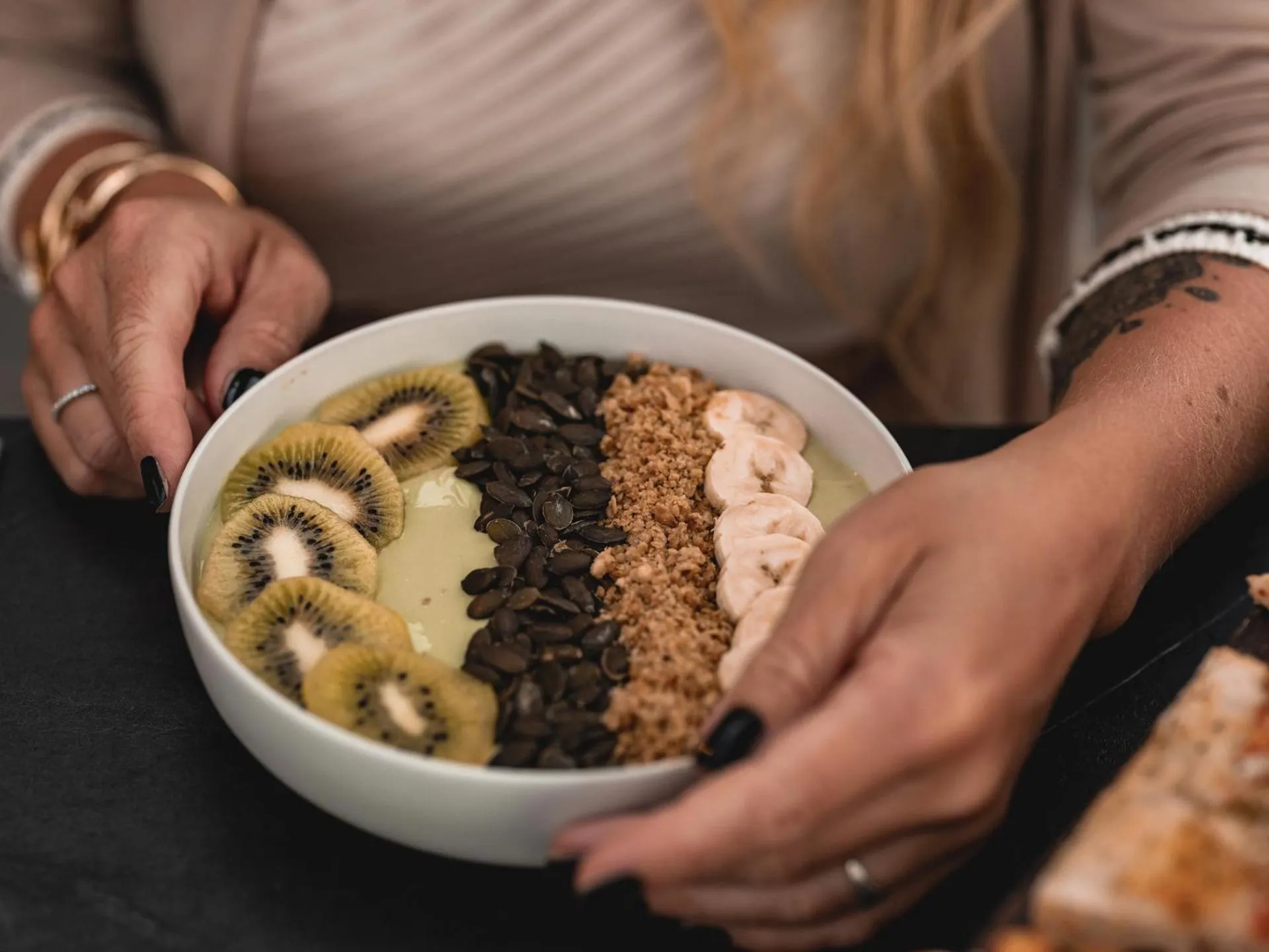 Food and drinks in Venus Sunrise Suites & Villas