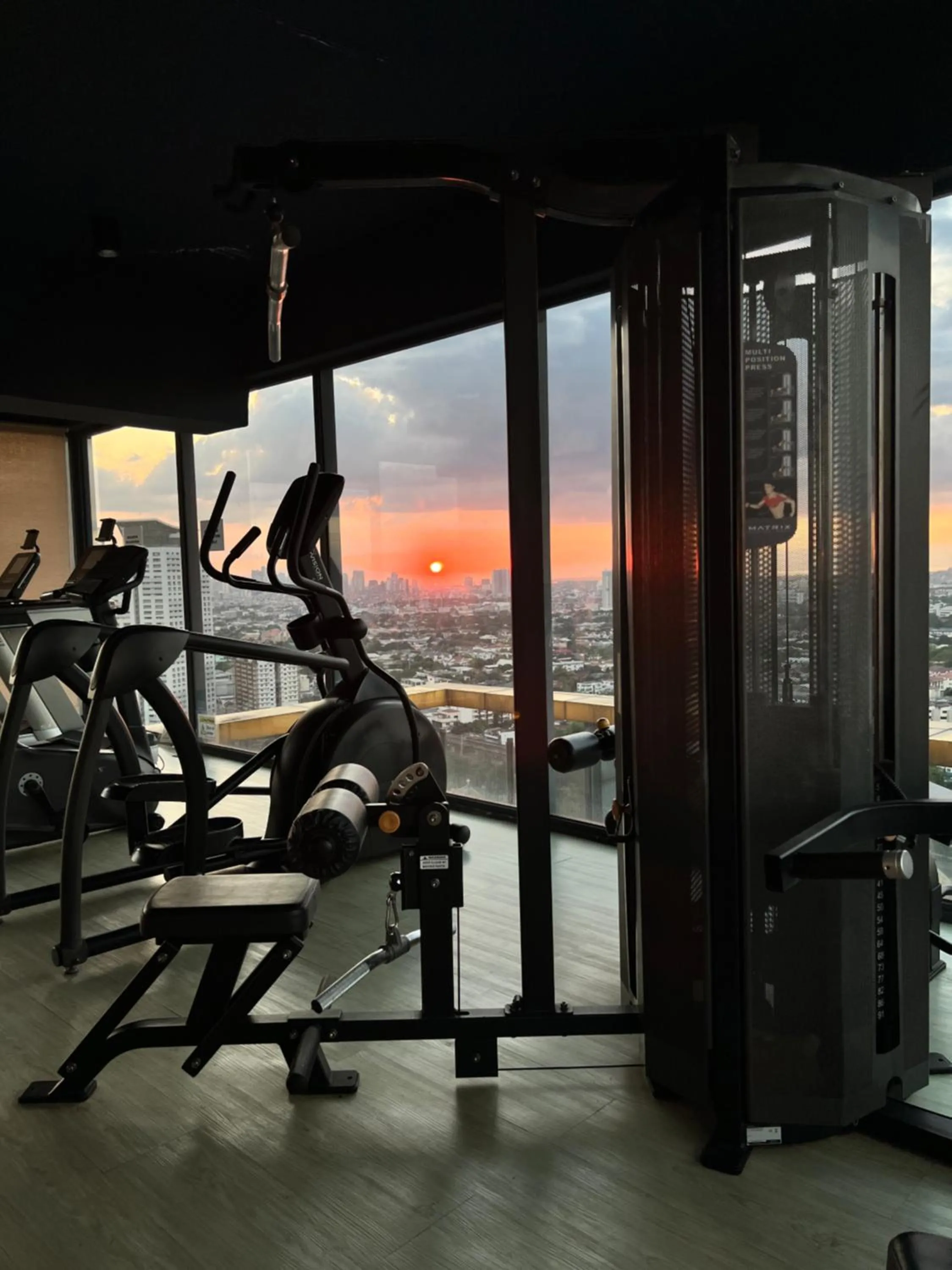 Fitness centre/facilities in Cozy Spacious Hotel Type Condo with Smart TV and WiFi
