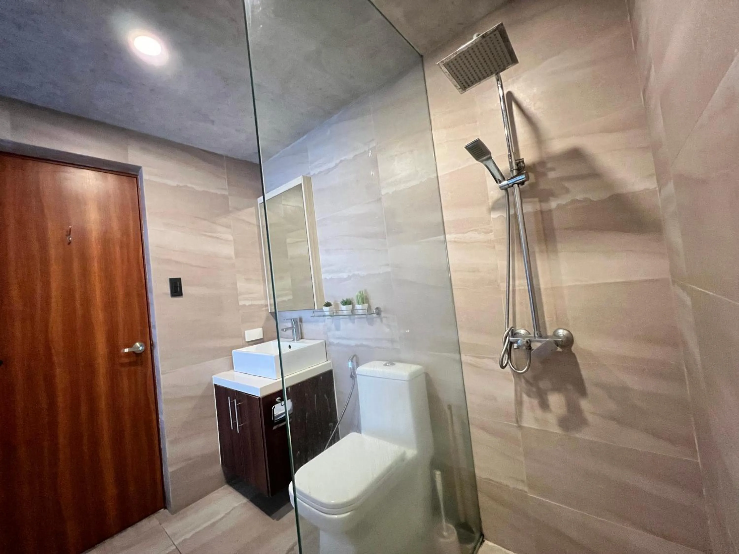 Shower in Cozy Spacious Hotel Type Condo with Smart TV and WiFi
