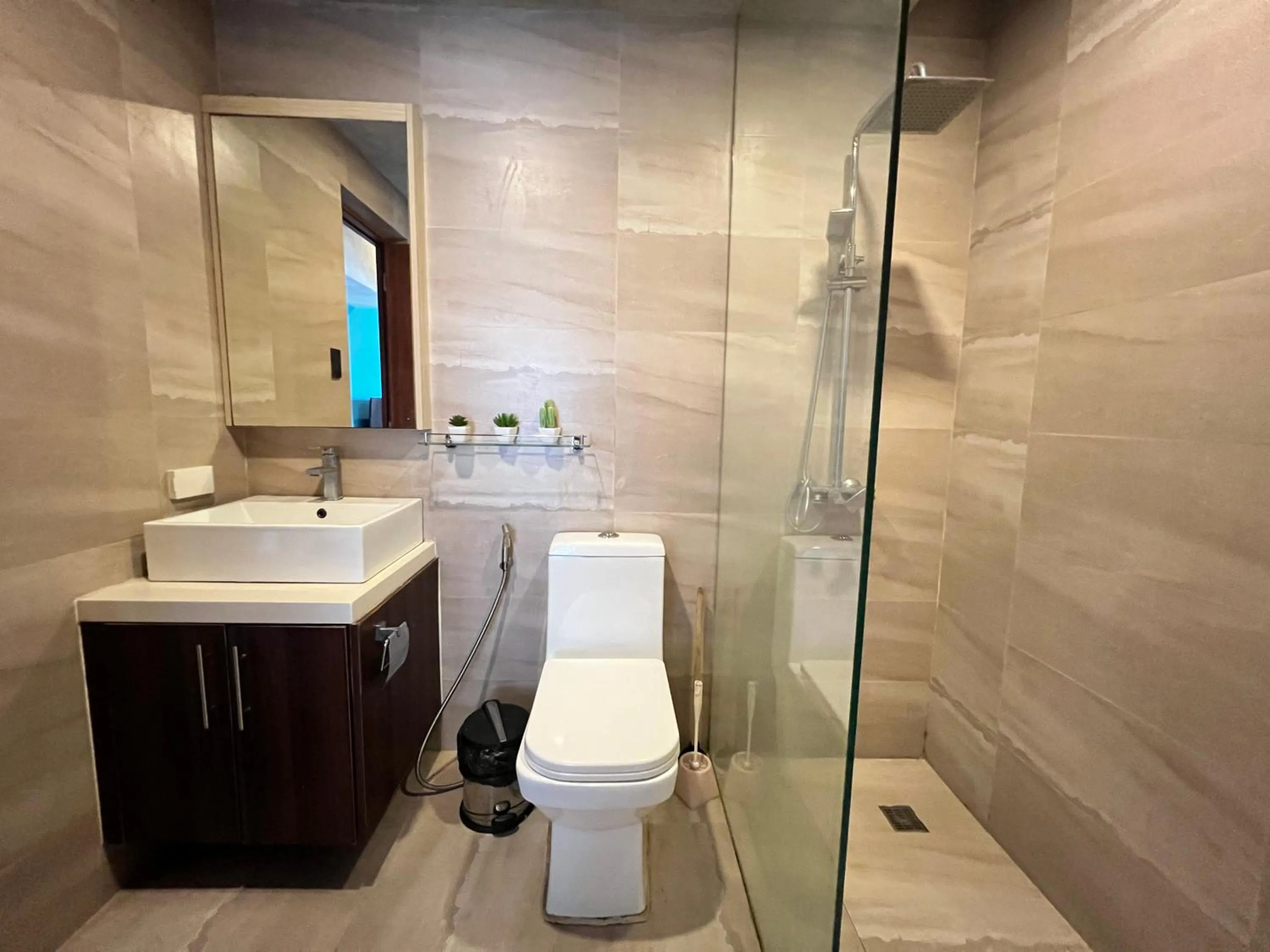 Shower in Cozy Spacious Hotel Type Condo with Smart TV and WiFi