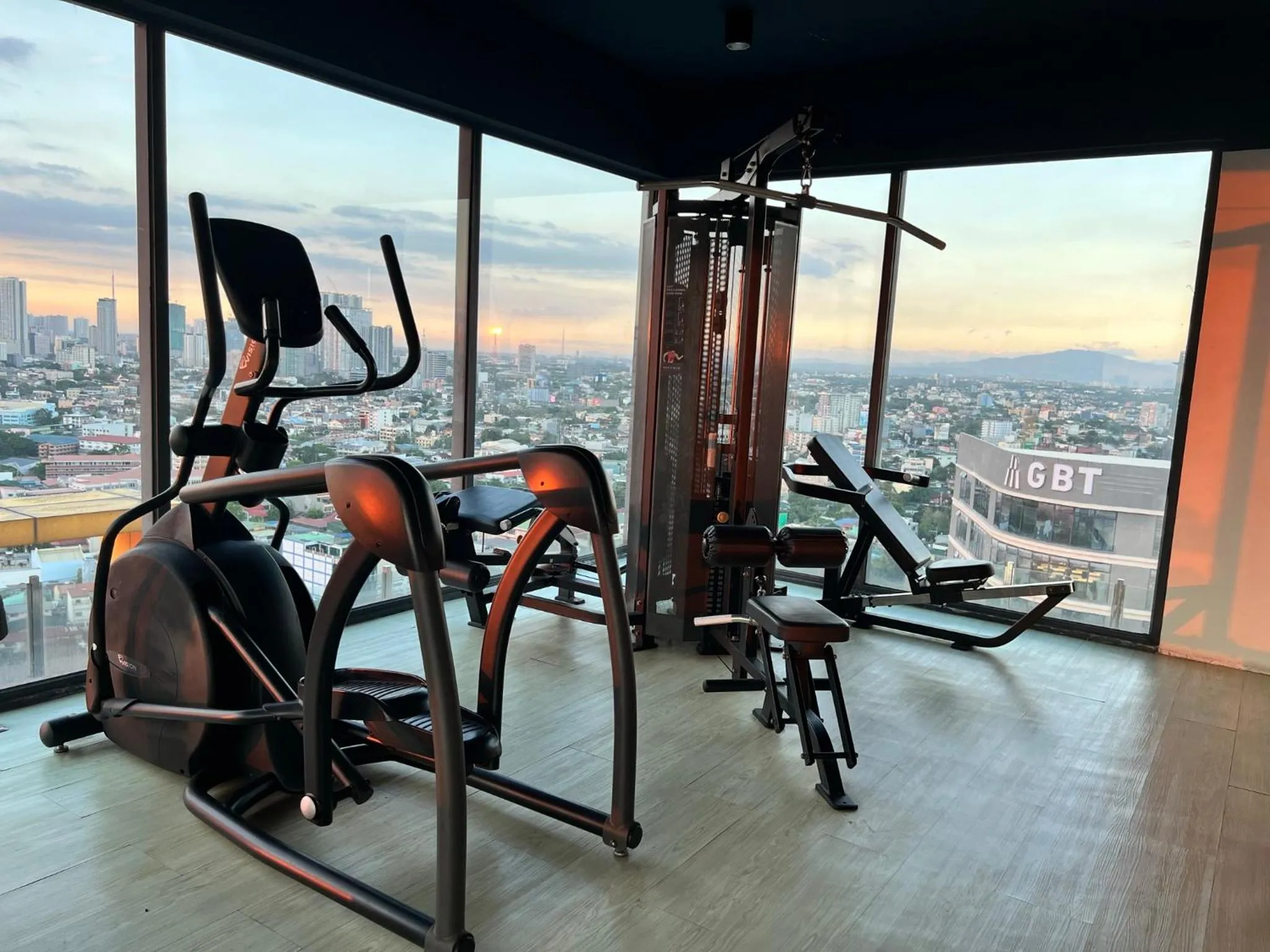 Fitness centre/facilities in Cozy Spacious Hotel Type Condo with Smart TV and WiFi