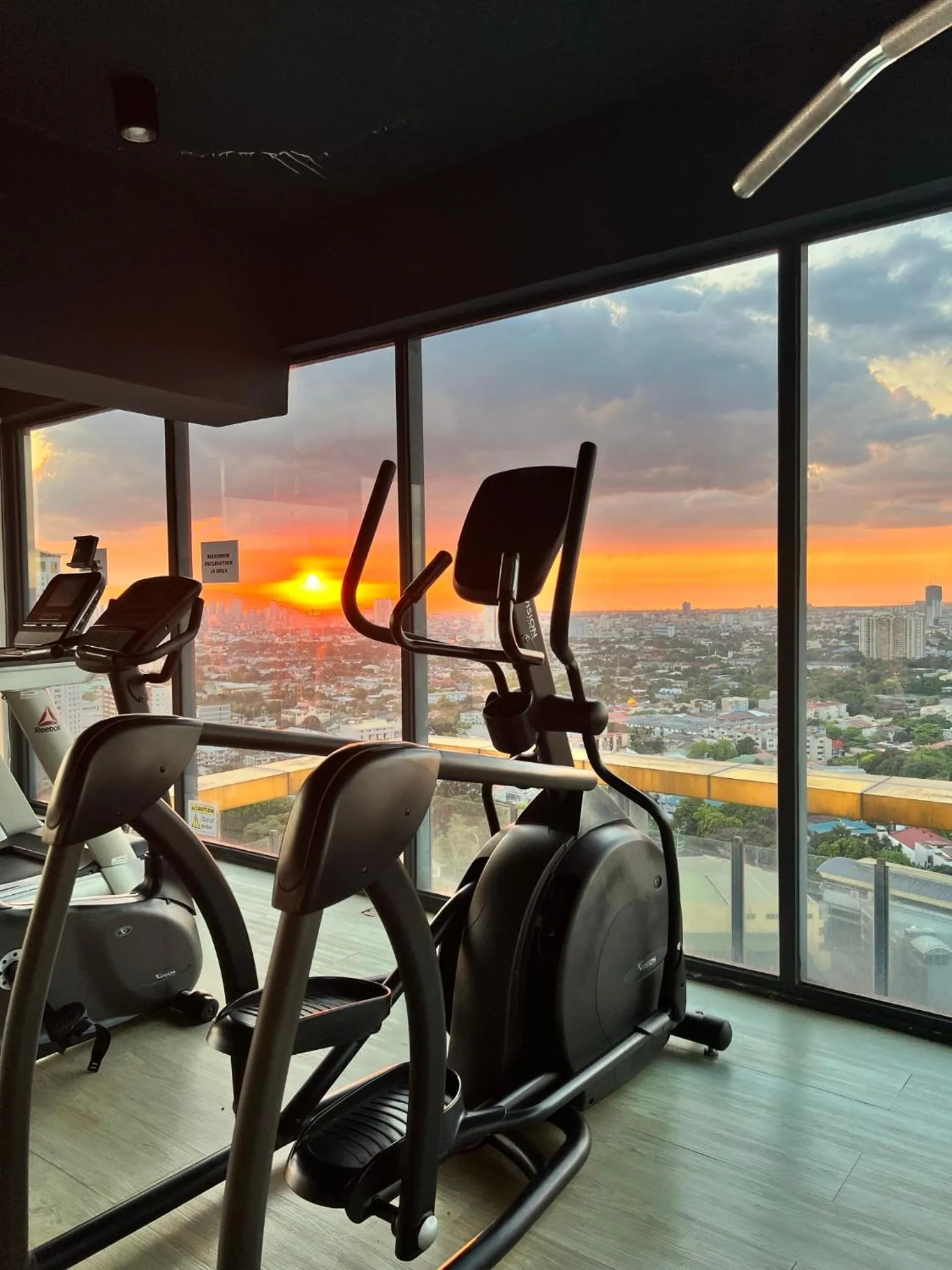 Fitness centre/facilities in Cozy Spacious Hotel Type Condo with Smart TV and WiFi
