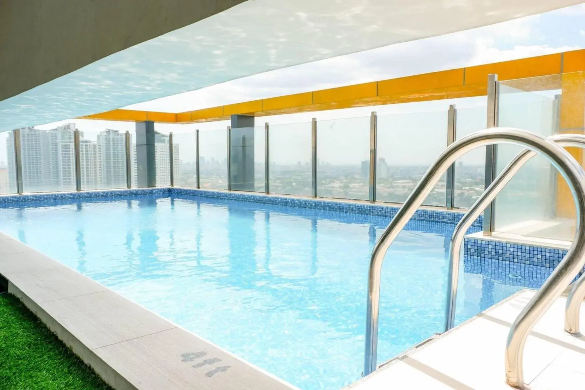 Deluxe Apartment in Cozy Spacious Hotel Type Condo with Smart TV and WiFi Deluxe Apartment in Cozy Spacious Hotel Type Condo with Smart TV and WiFi