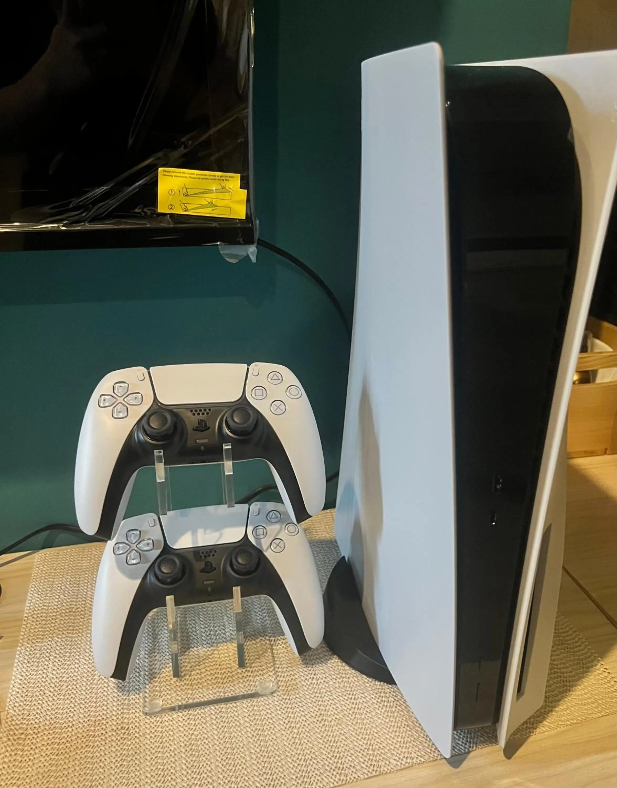 Game Room in Cozy Spacious Hotel Type Condo with Smart TV and WiFi