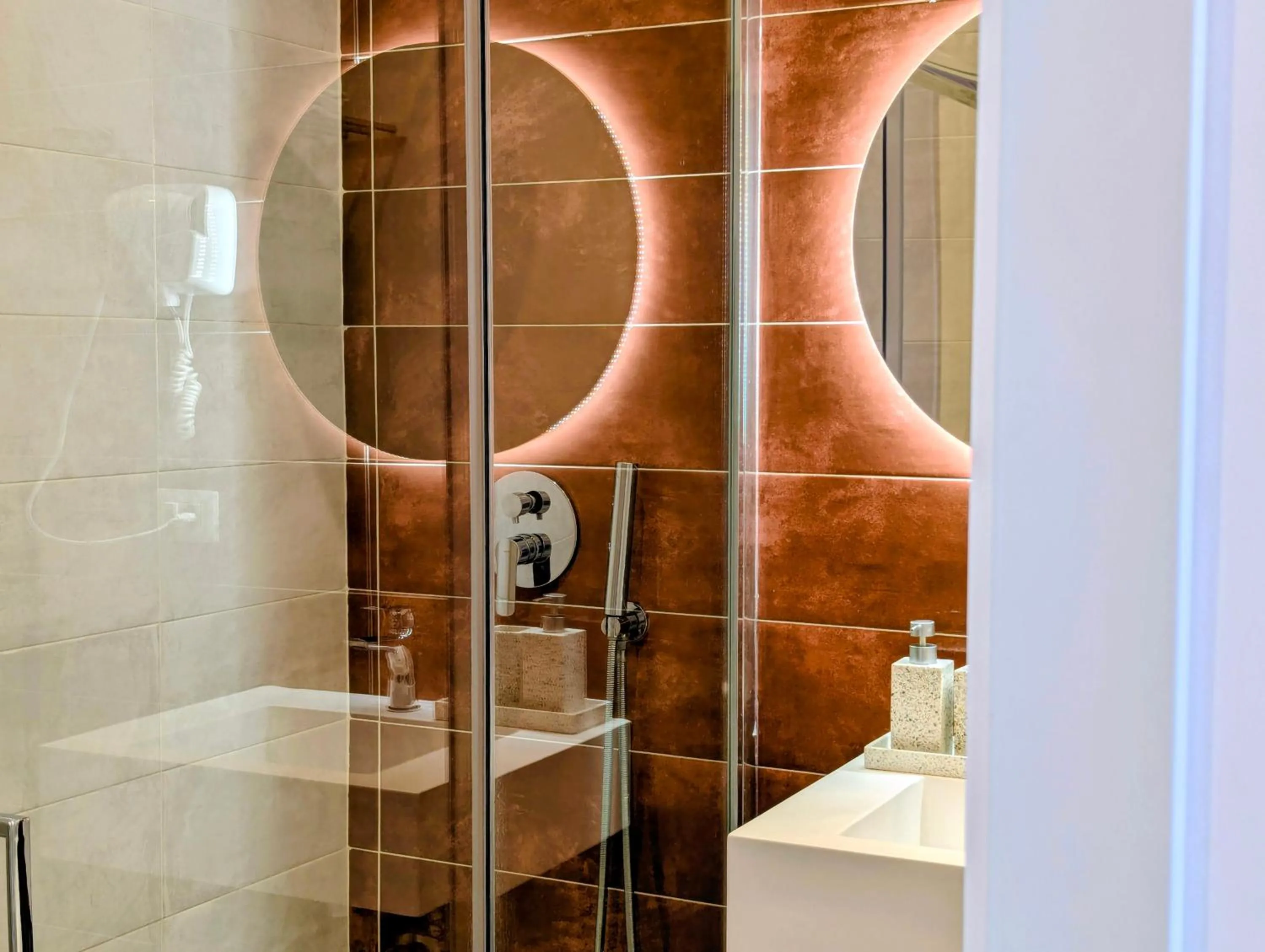 Shower in ART FLAT MUNICIPIO