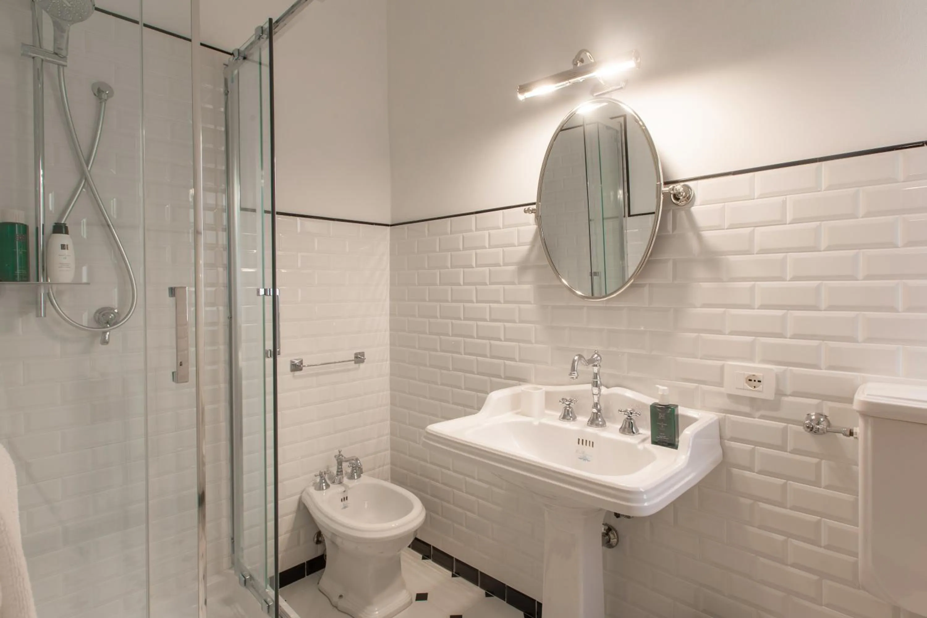 Shower in B&B Stanze Guelfe