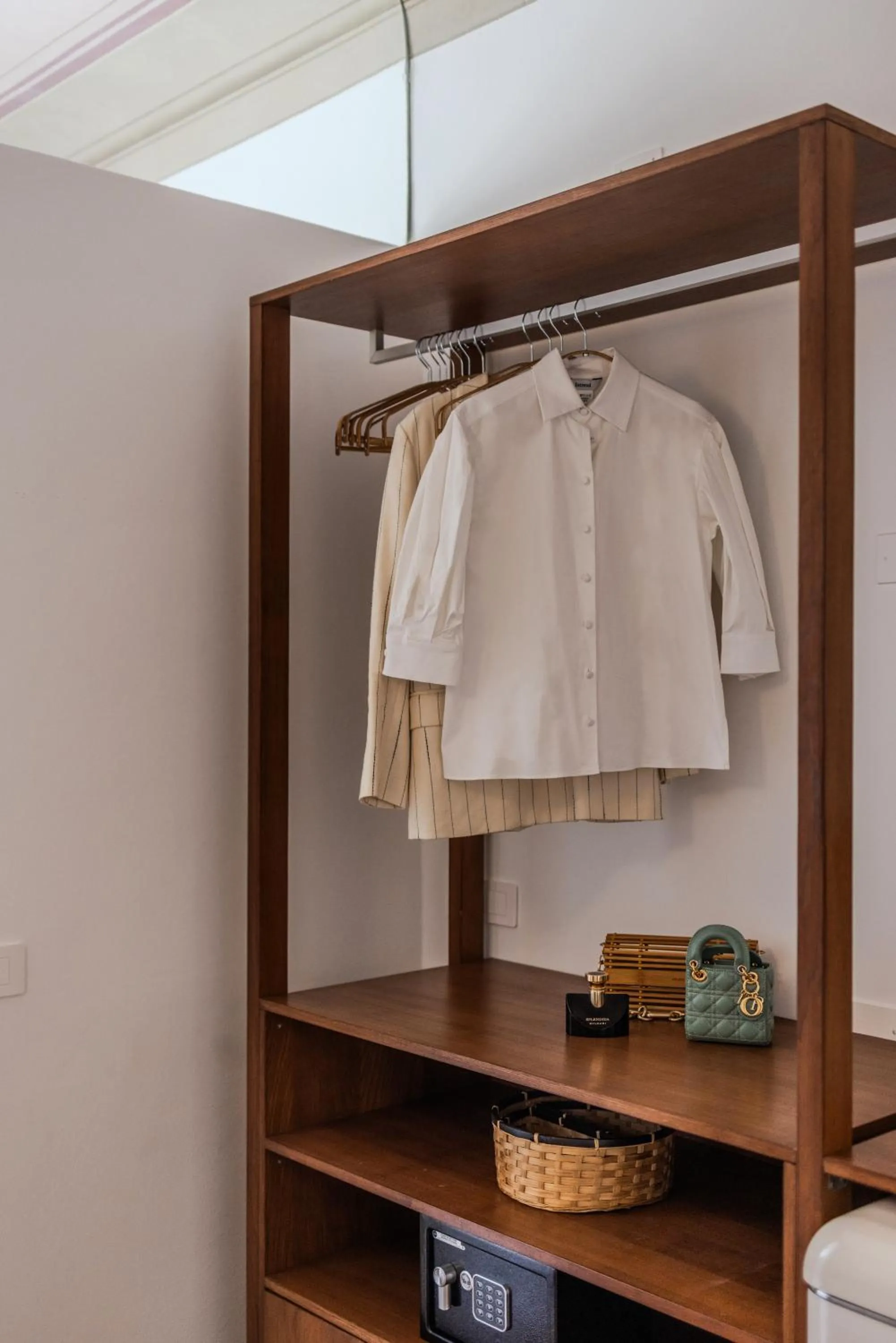 wardrobe in B&B Stanze Guelfe