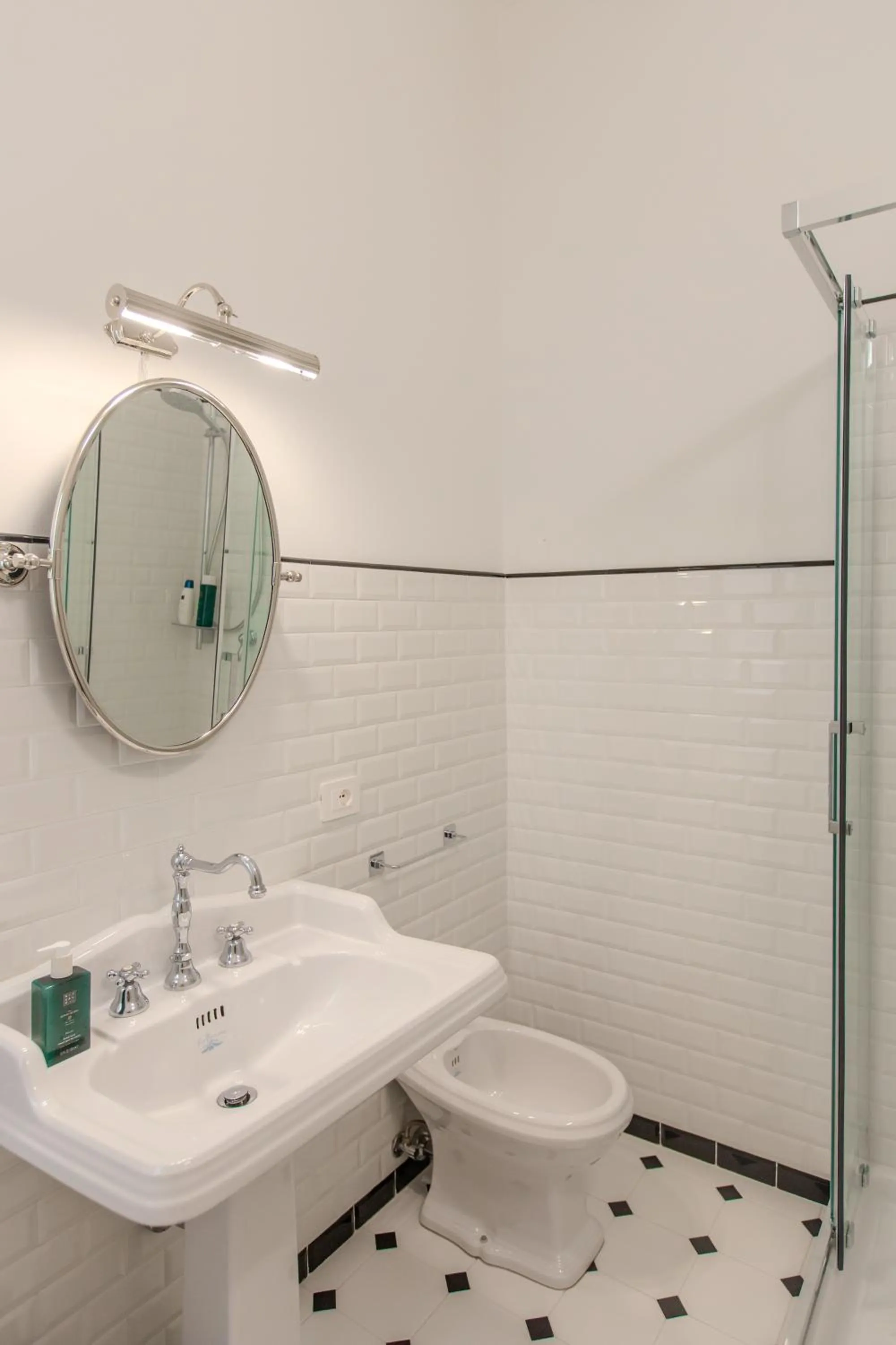 Shower in B&B Stanze Guelfe