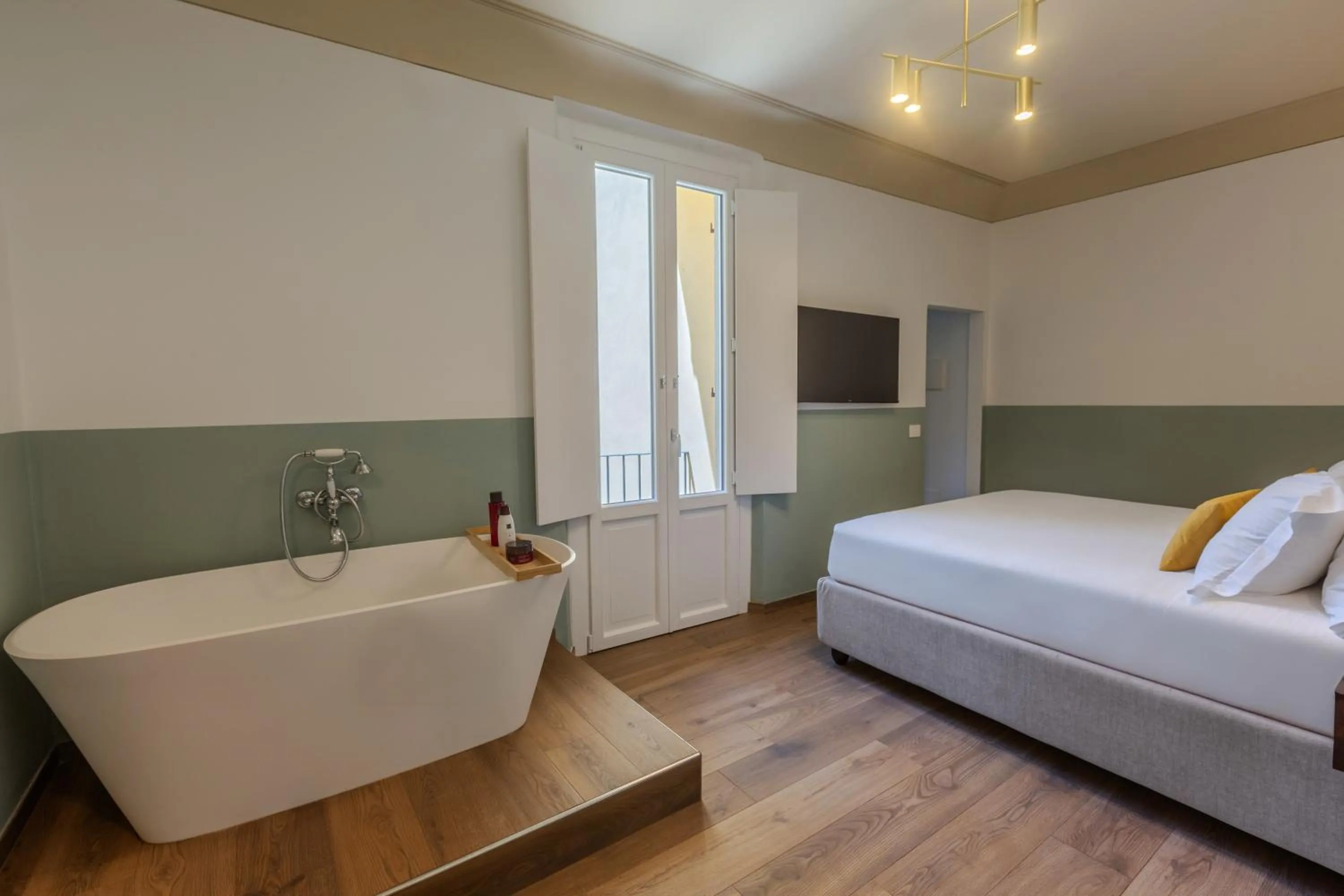 TV and multimedia, Bed in B&B Stanze Guelfe