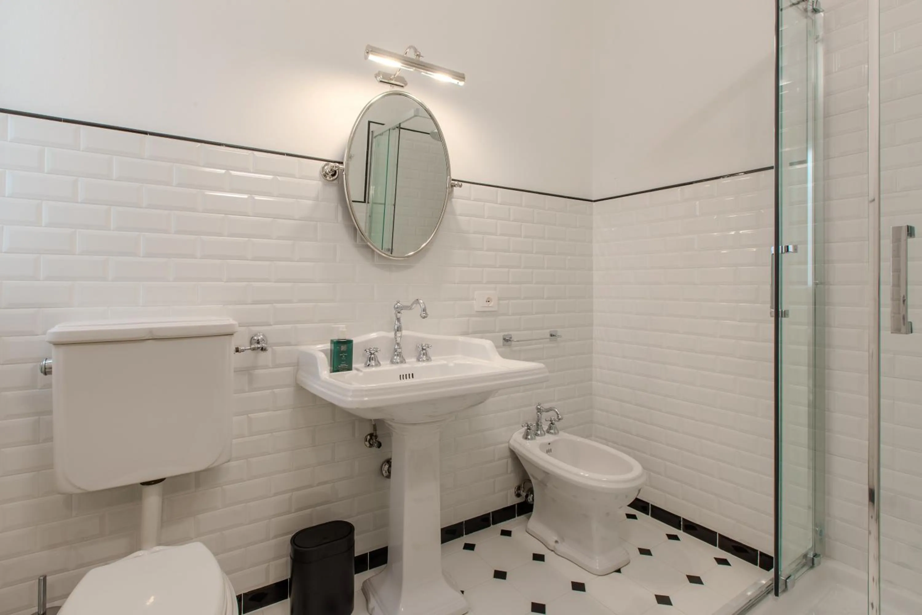 Shower in B&B Stanze Guelfe