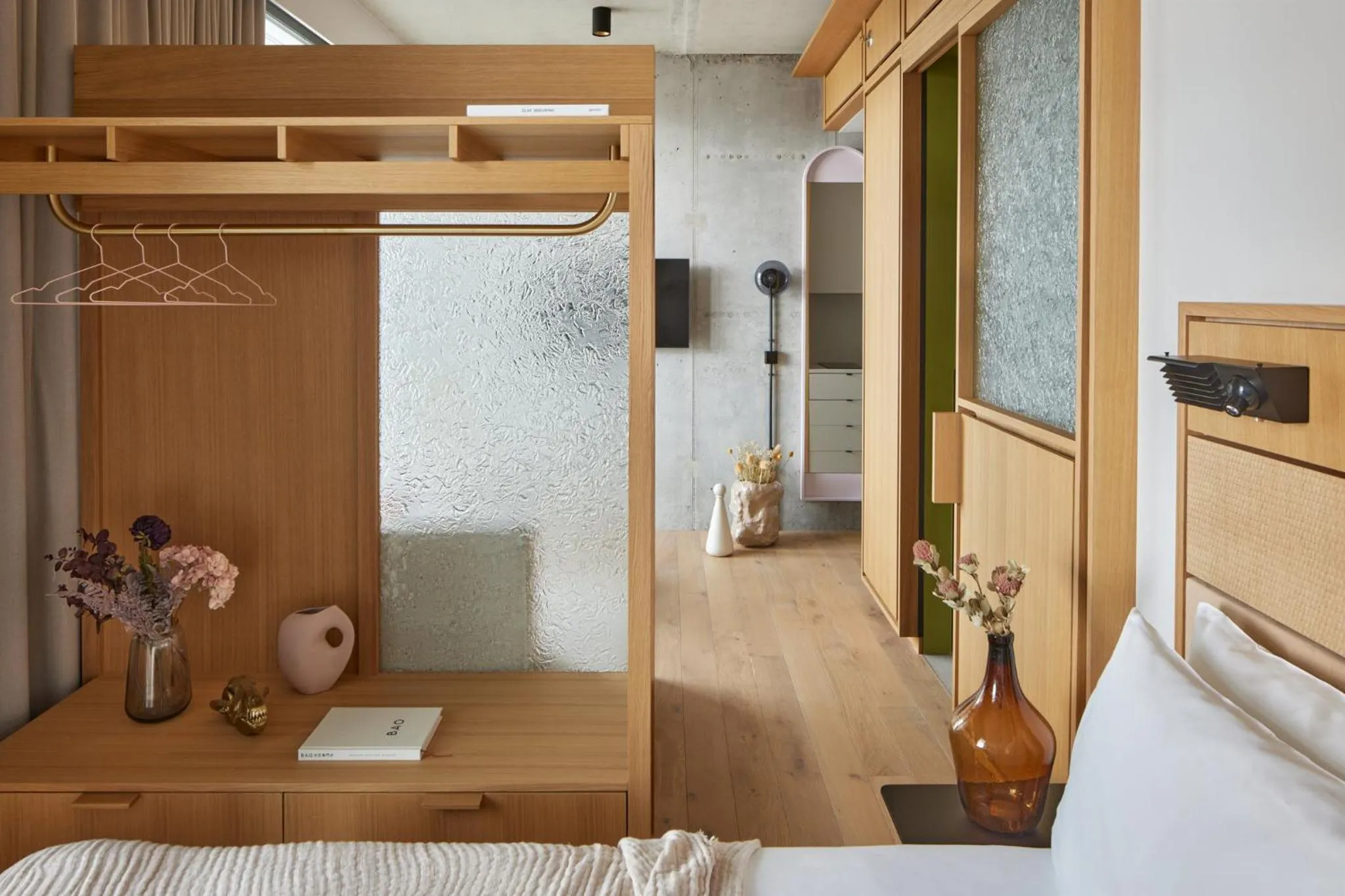 Property building, Bed in Locke at East Side Gallery