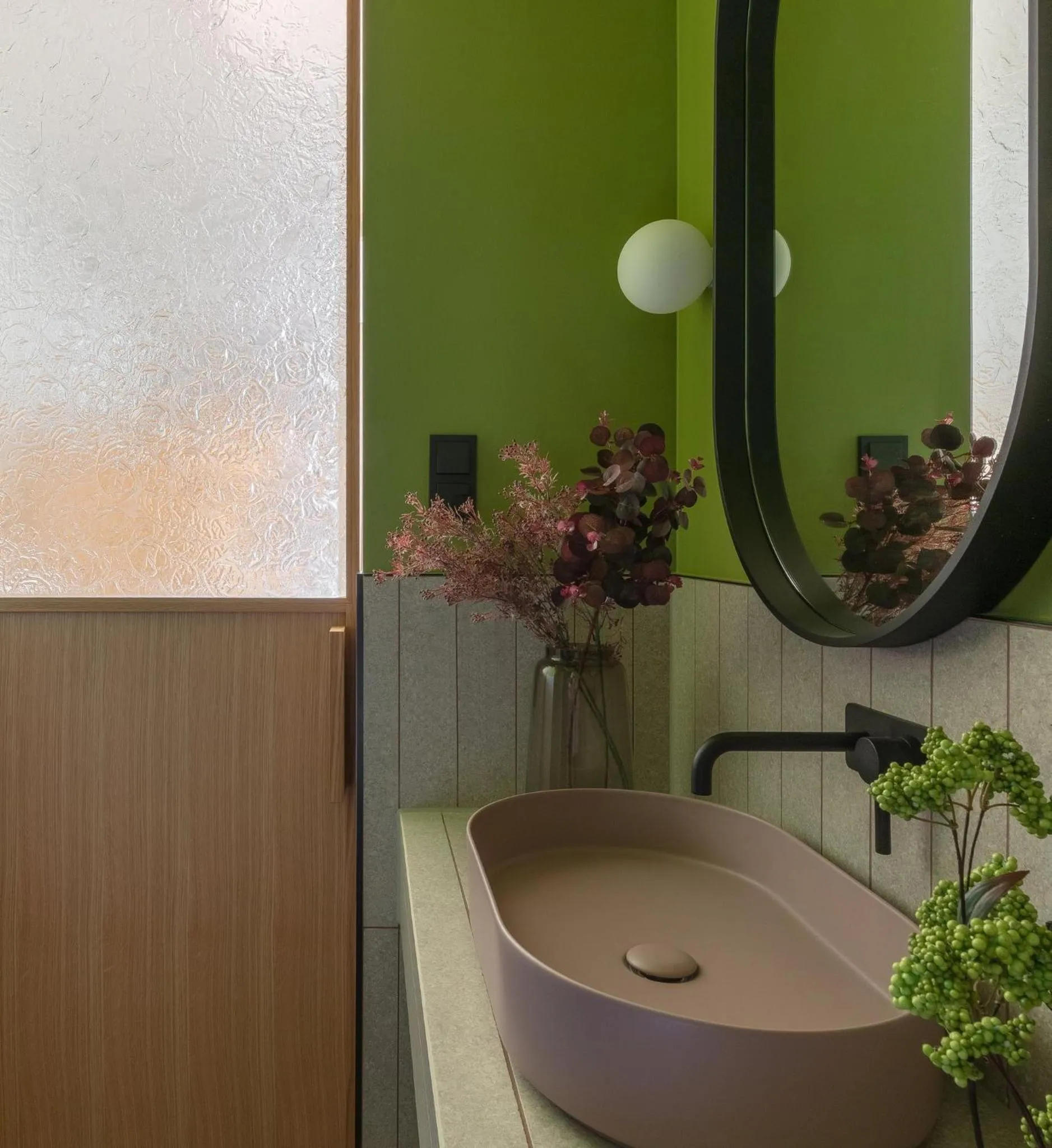 Property building in Locke at East Side Gallery