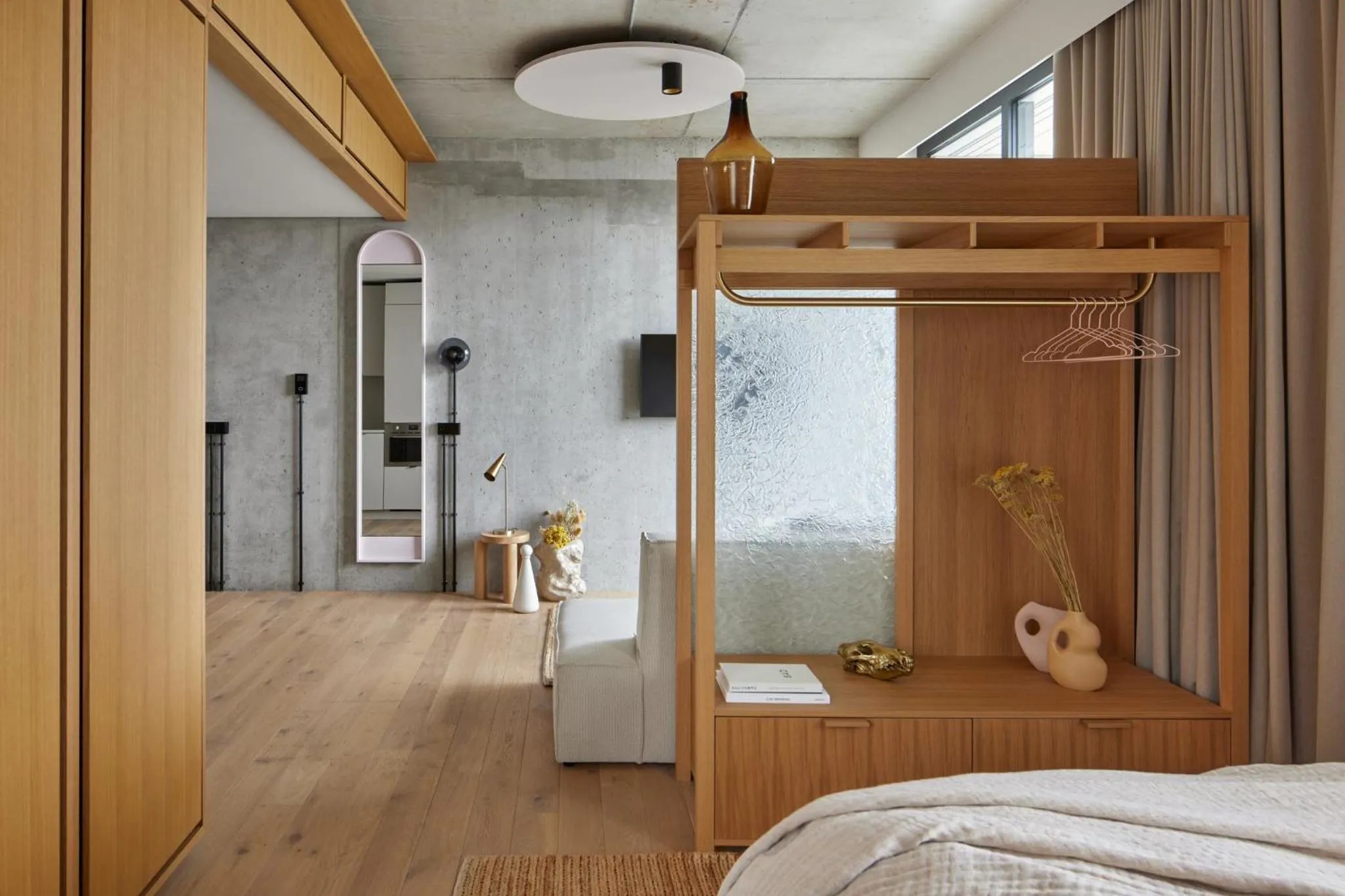 View (from property/room), Bed in Locke at East Side Gallery