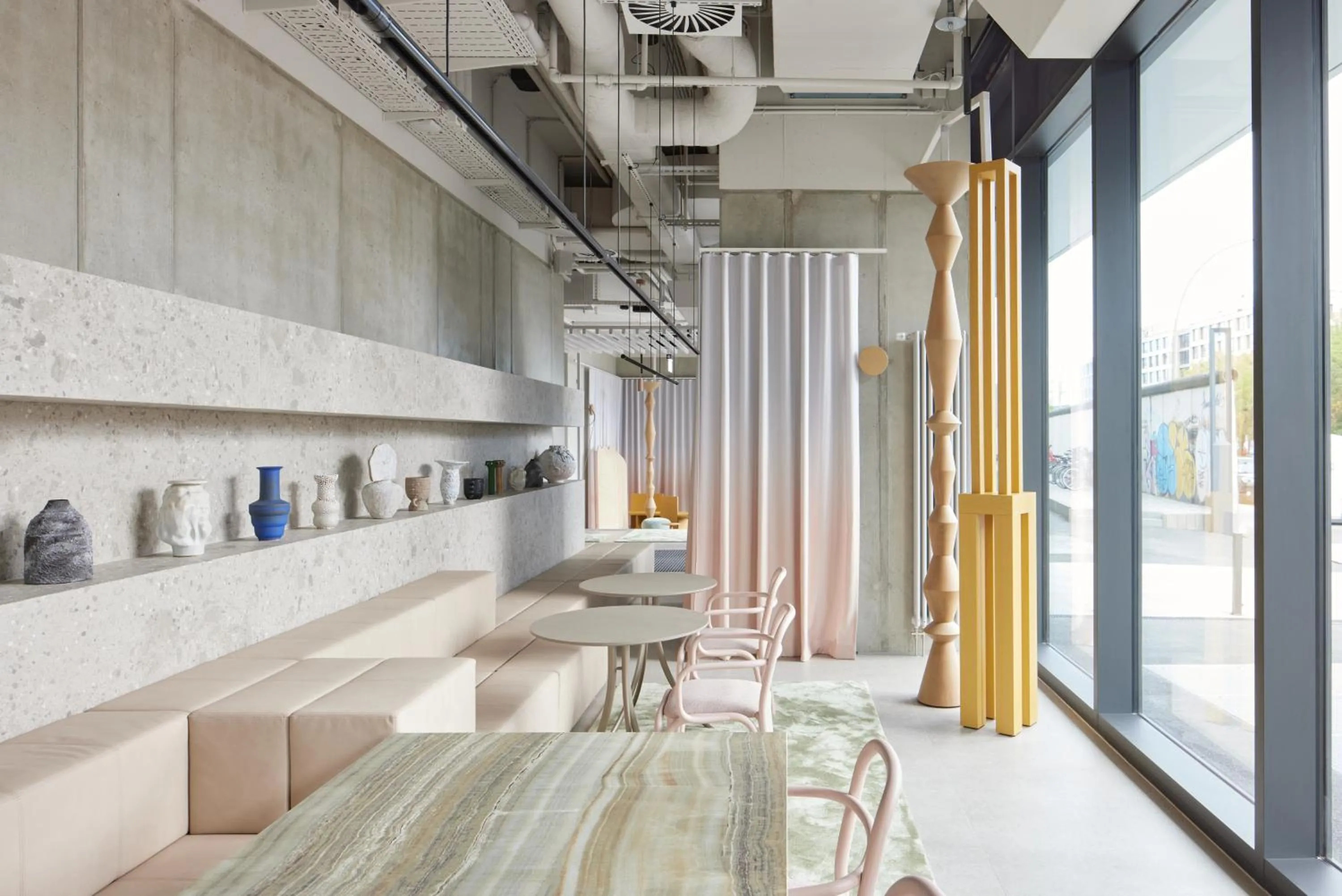 Lobby or reception in Locke at East Side Gallery