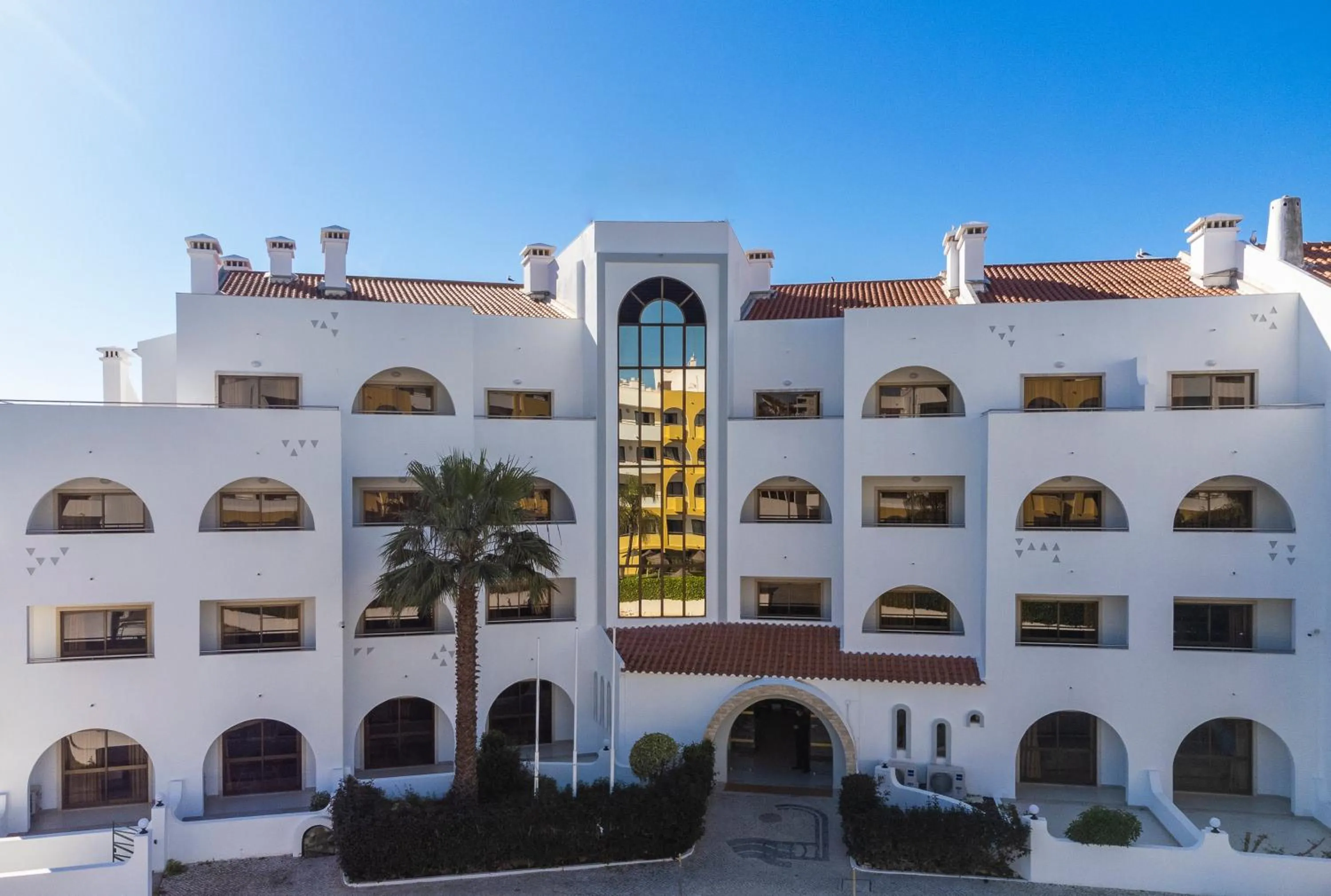 Property building in Emeralds Albufeira by DK Stays