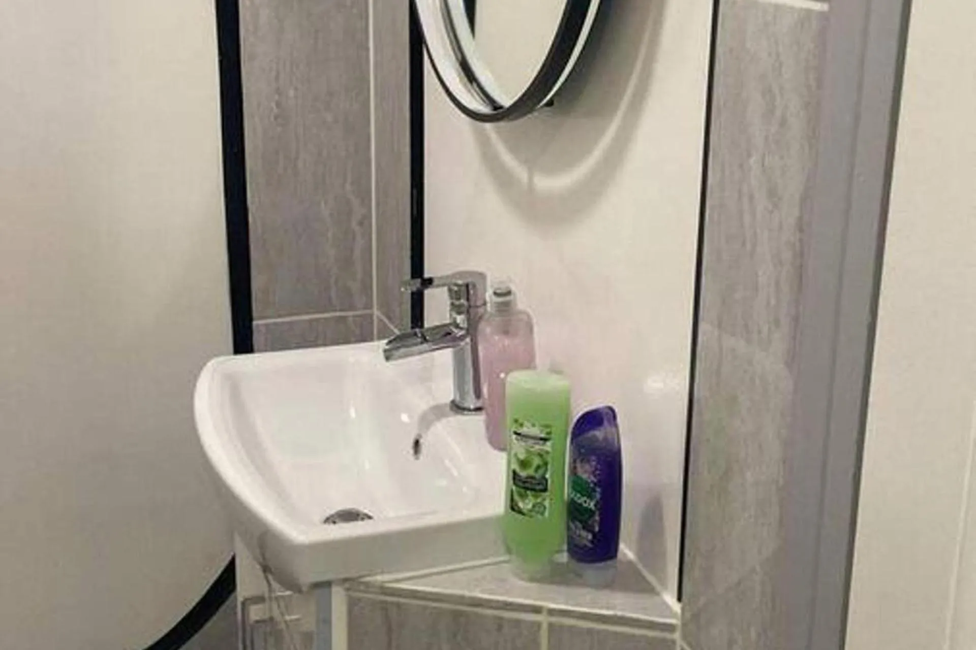 Studio- Sleeps 2-Pets Ok-Action Park and Stn Close
