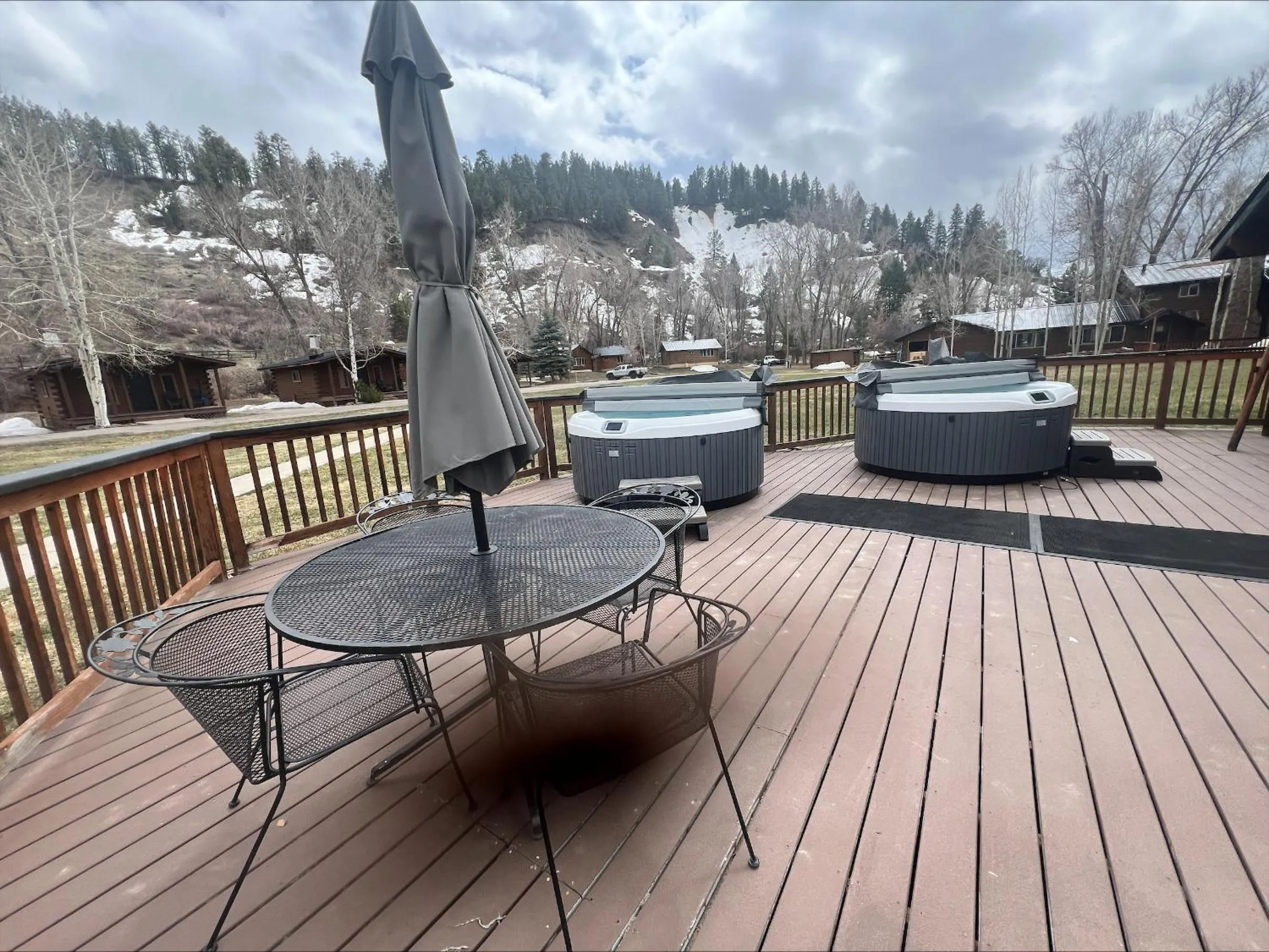 Hot Tub in High Creek Lodge and Cabins