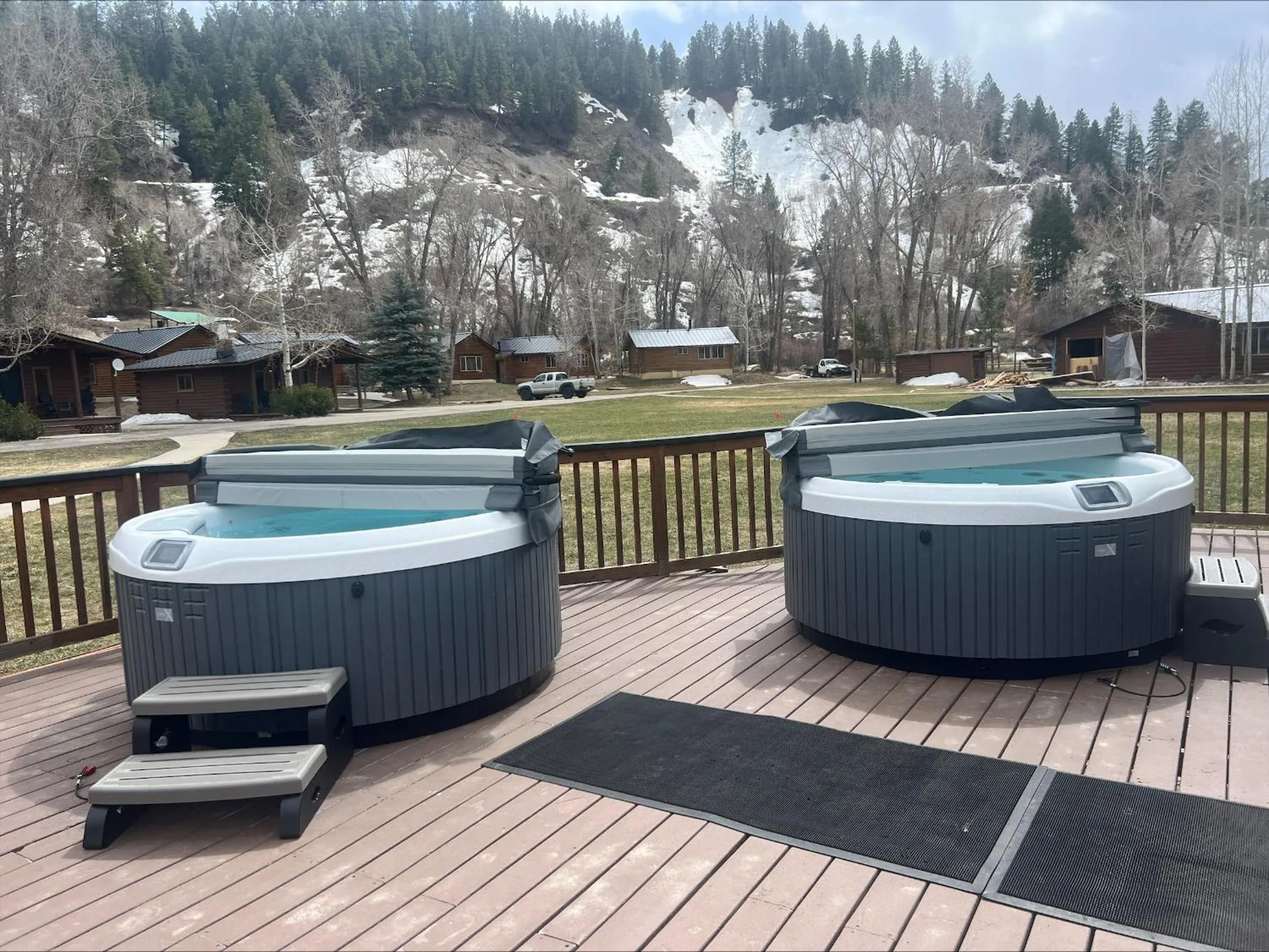 Hot Tub in High Creek Lodge and Cabins