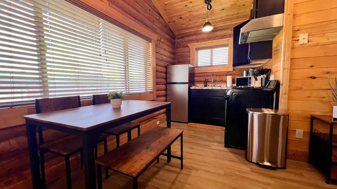 High Creek Lodge and Cabins